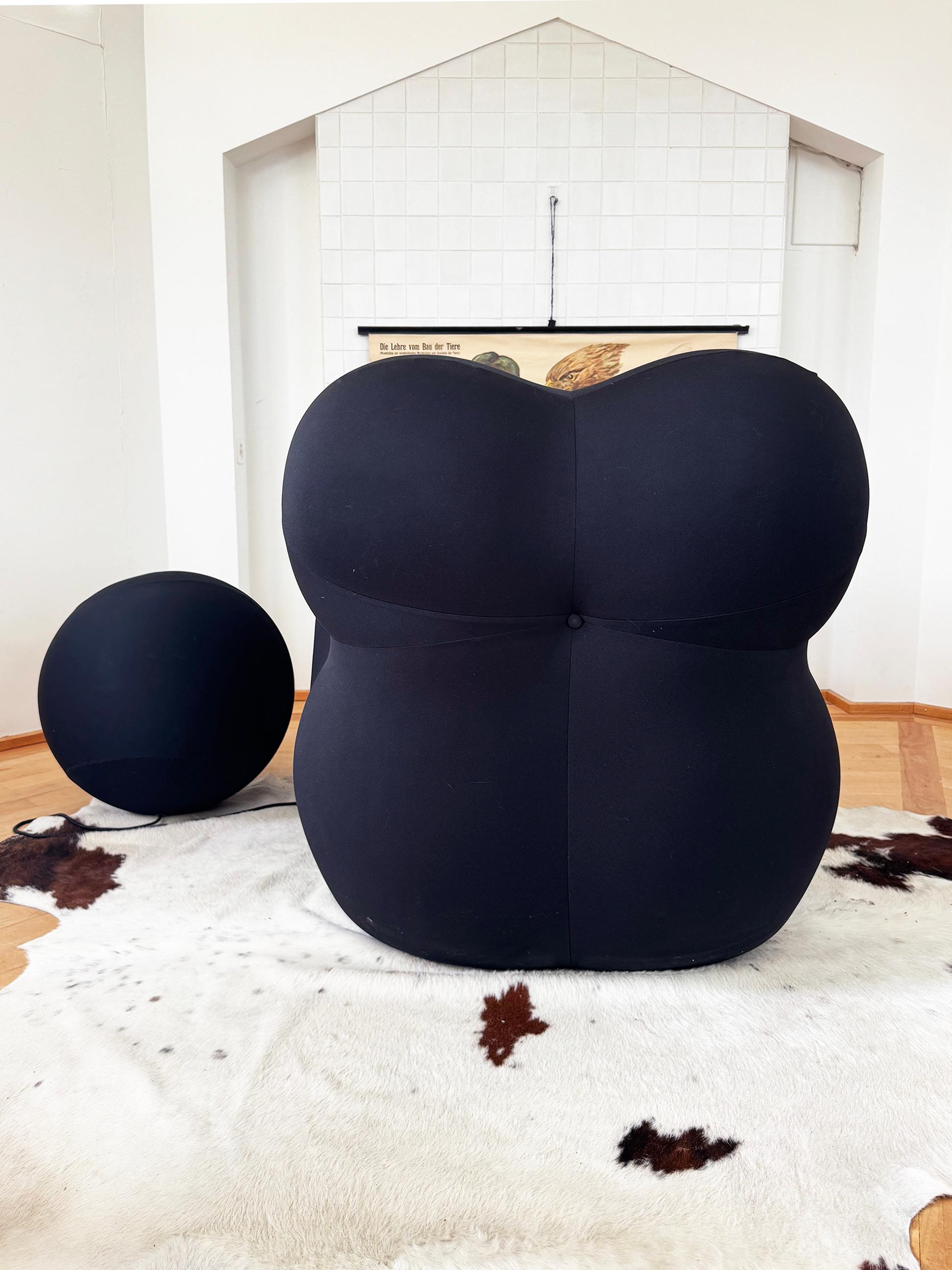 20ième siècle MINT Black UP5 La Big Mamma UP 2000 Chair & Up6 Ottoman Gaetano Pesce B&B Italia en vente