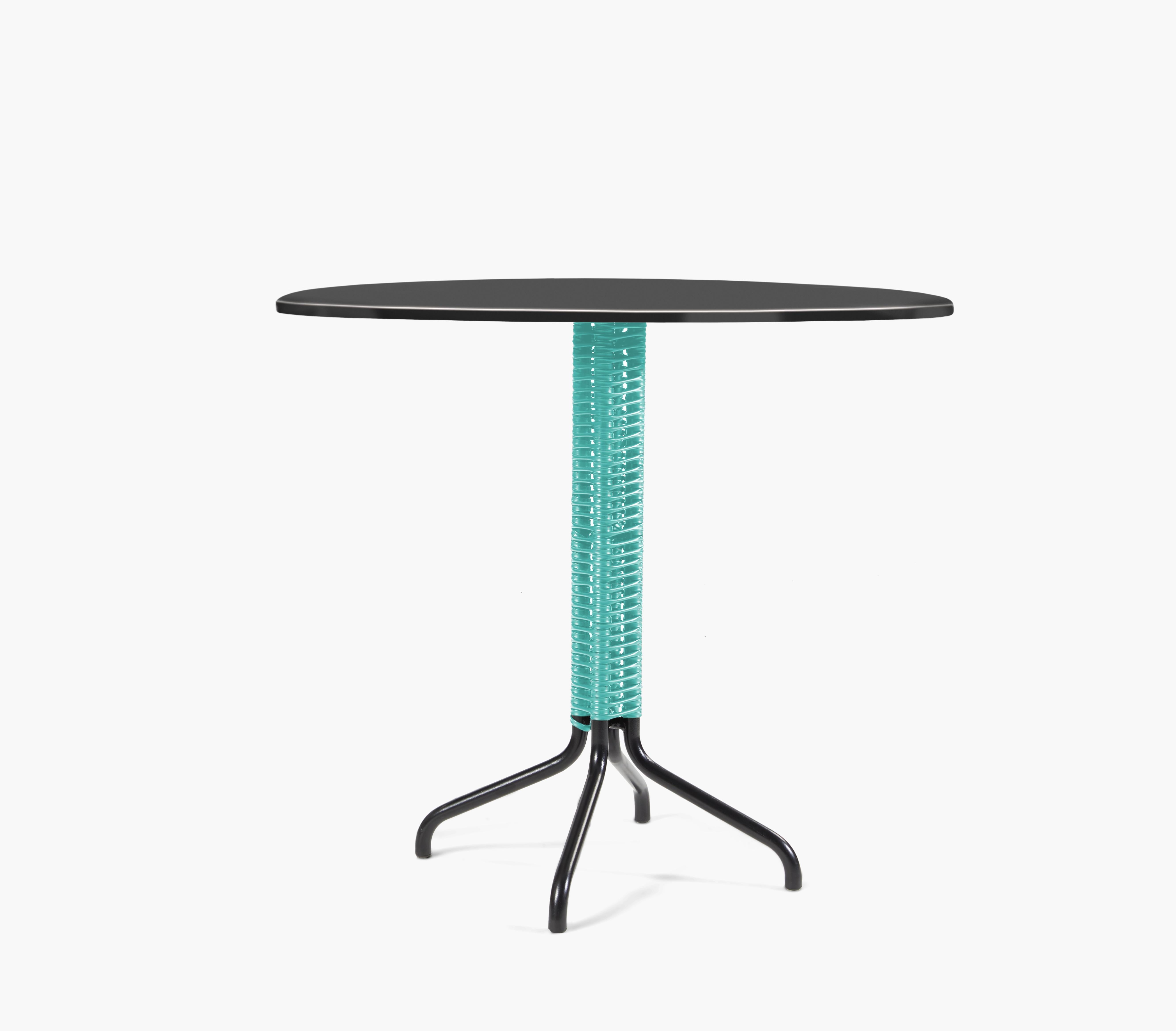 Cielo Bistro table by Sebastian Herkner
Dimensions: 60 x 73 x 60 cm
Materials: Steel

The popular cielo collection of chairs, loungers and lounge chairs - designed by Sebastian Herkner - is once again expanding: the elegant bistro table stands