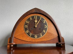 Horloge de cheminée ou de bureau Arts & Crafts hollandaise en état neuf avec un superbe cadran