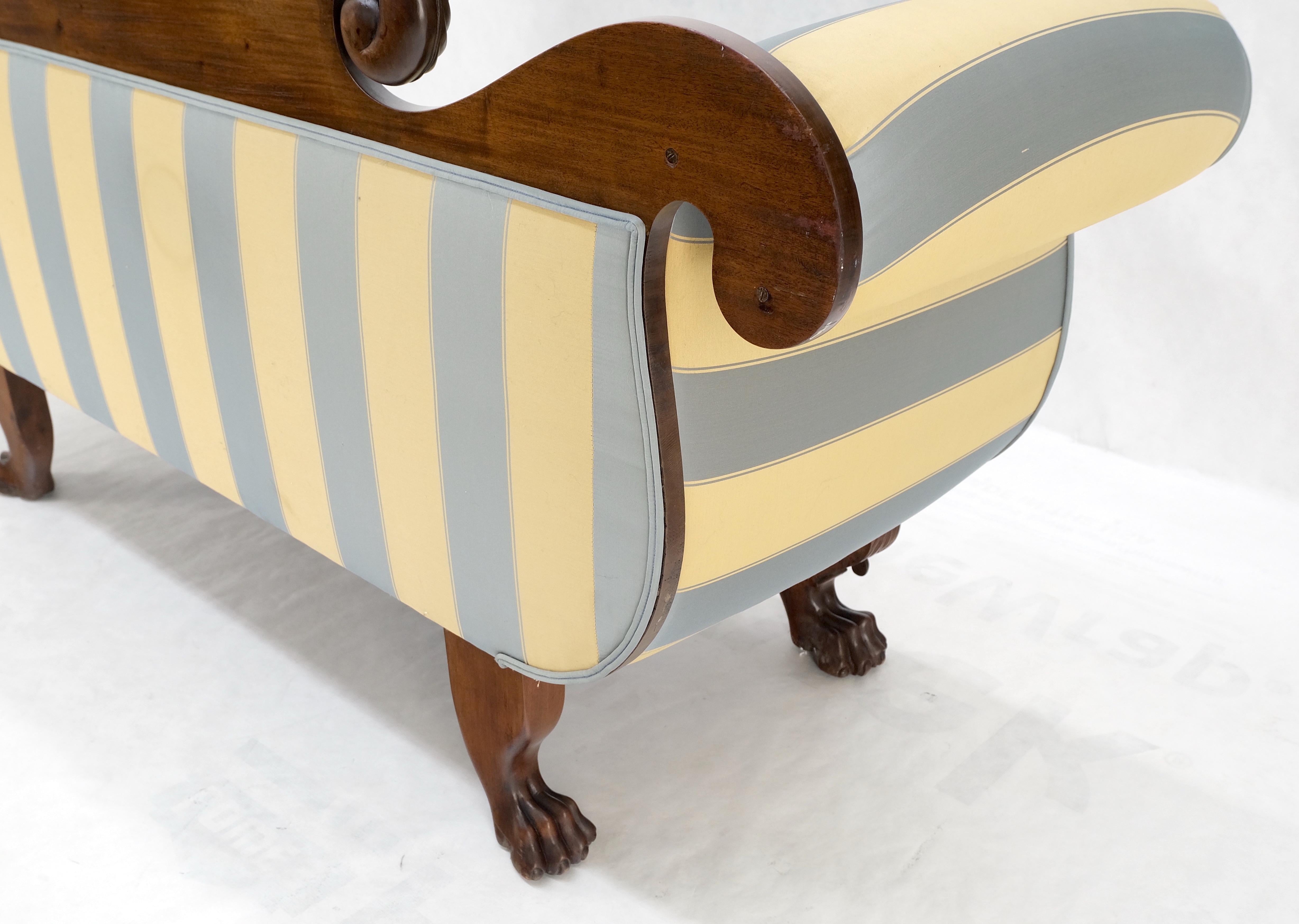 Mint Condition Empire Sofa Sette Loveseat Couch Fine Carved Details Lions Feet en vente 9