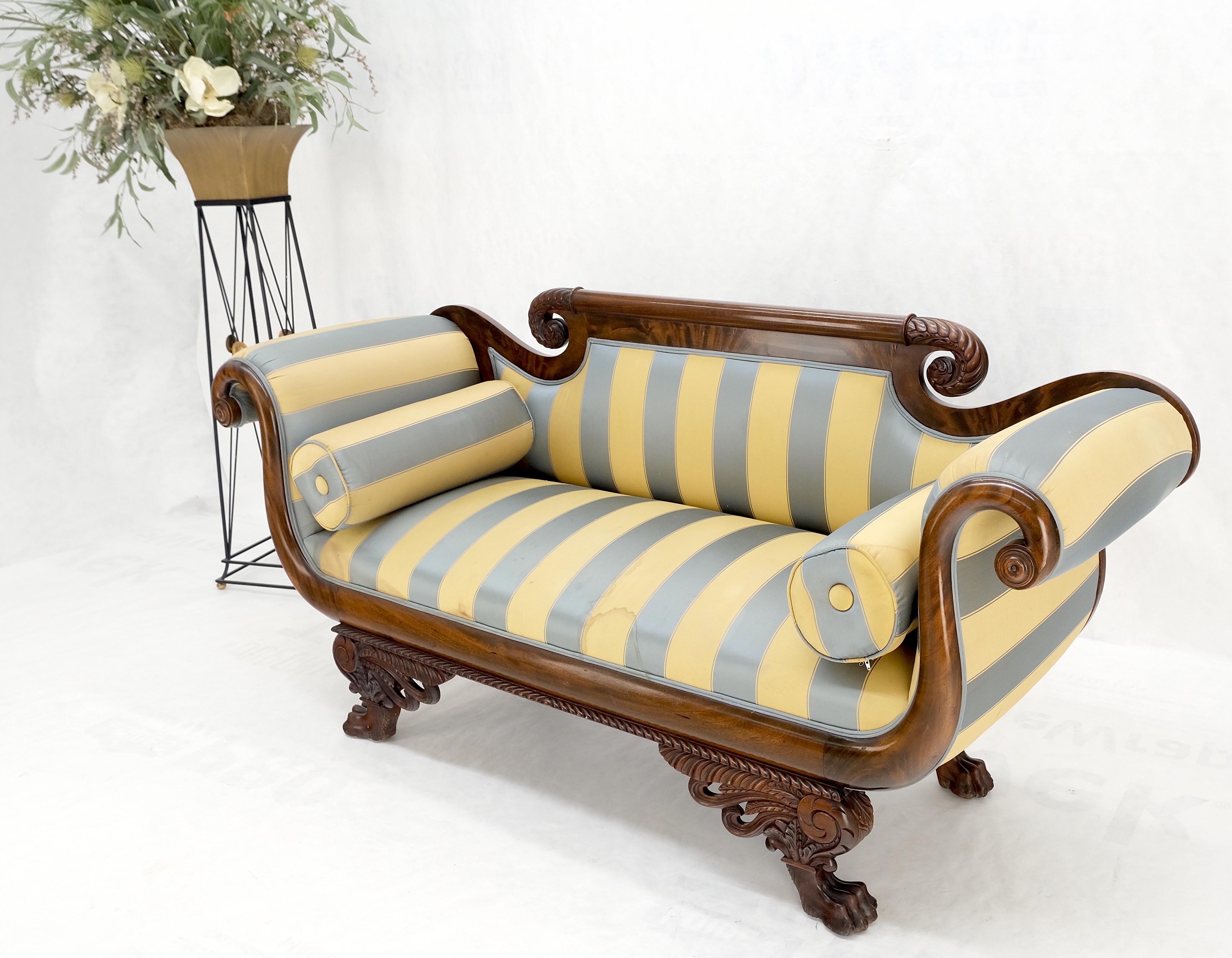 Mint Condition Empire Sofa Sette Loveseat Couch Fine Carved Details Lions Feet en vente 3