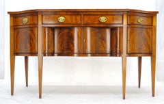 MINT E. J. Victor: credenza in stile Federal con frontale in ottone serpentino, in ottime condizioni!