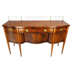 MINT E. J. Victor: credenza in stile Federal con frontale in ottone serpentino, in ottime condizioni!