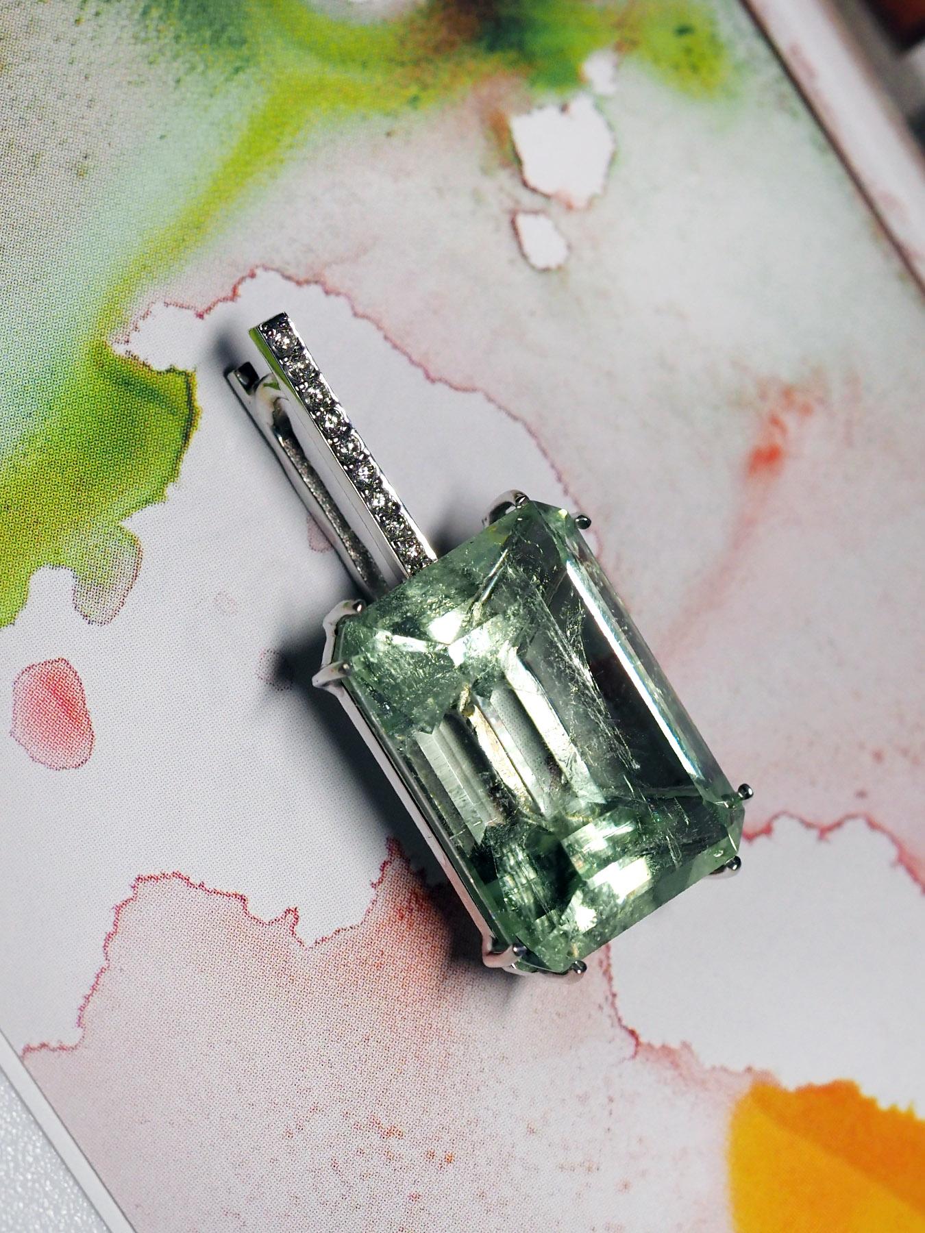 Mint Emerald Diamond Necklace Beryl white gold Green Gemstone Pendant Unisex art For Sale 2