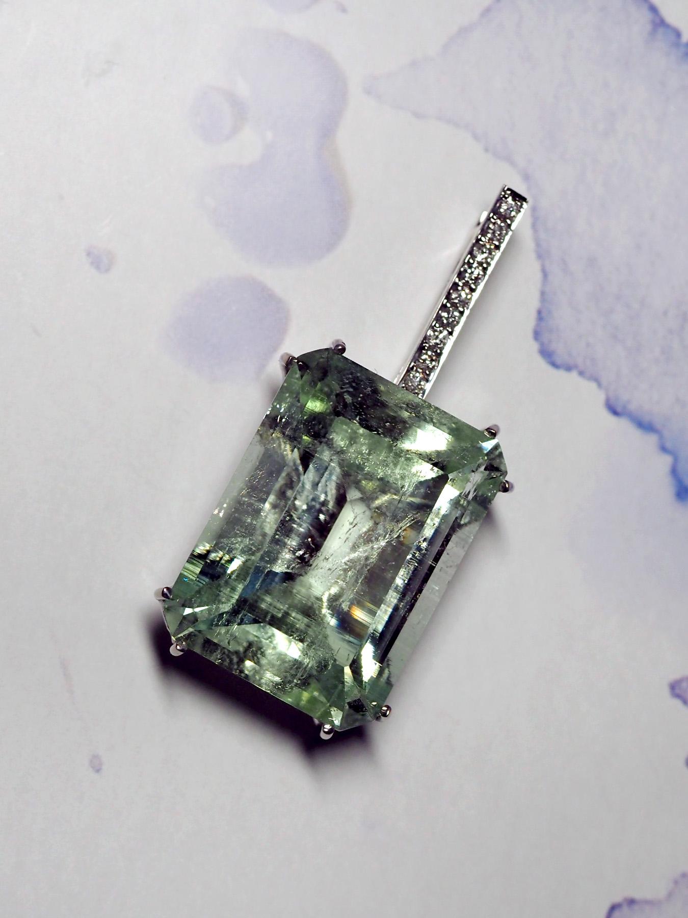 Mint Emerald Diamond Necklace Beryl white gold Green Gemstone Pendant Unisex art For Sale 3