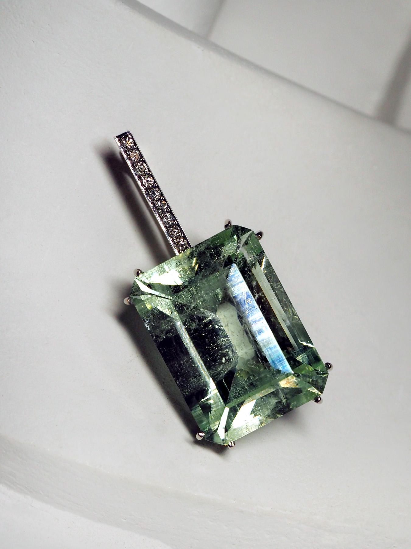 Mint Emerald Diamond Necklace Beryl white gold Green Gemstone Pendant Unisex art For Sale 5