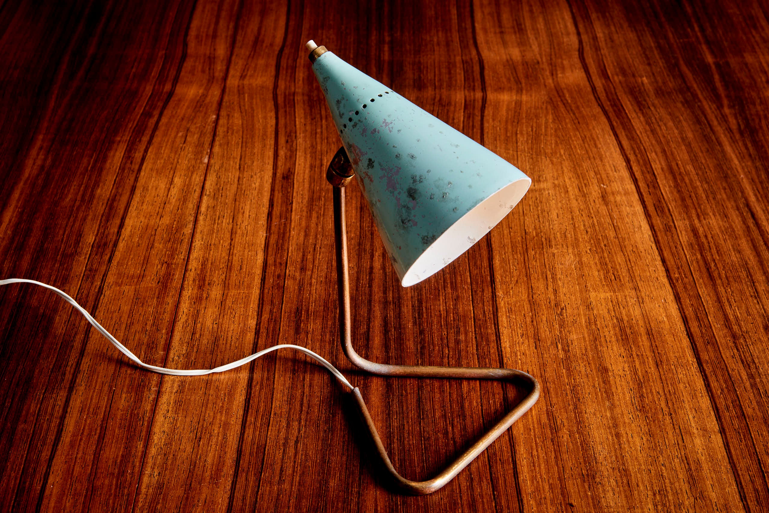 Mint Green 1950s Table Lamp, France, in fair original condition. The depth and width applies to the lampbase.