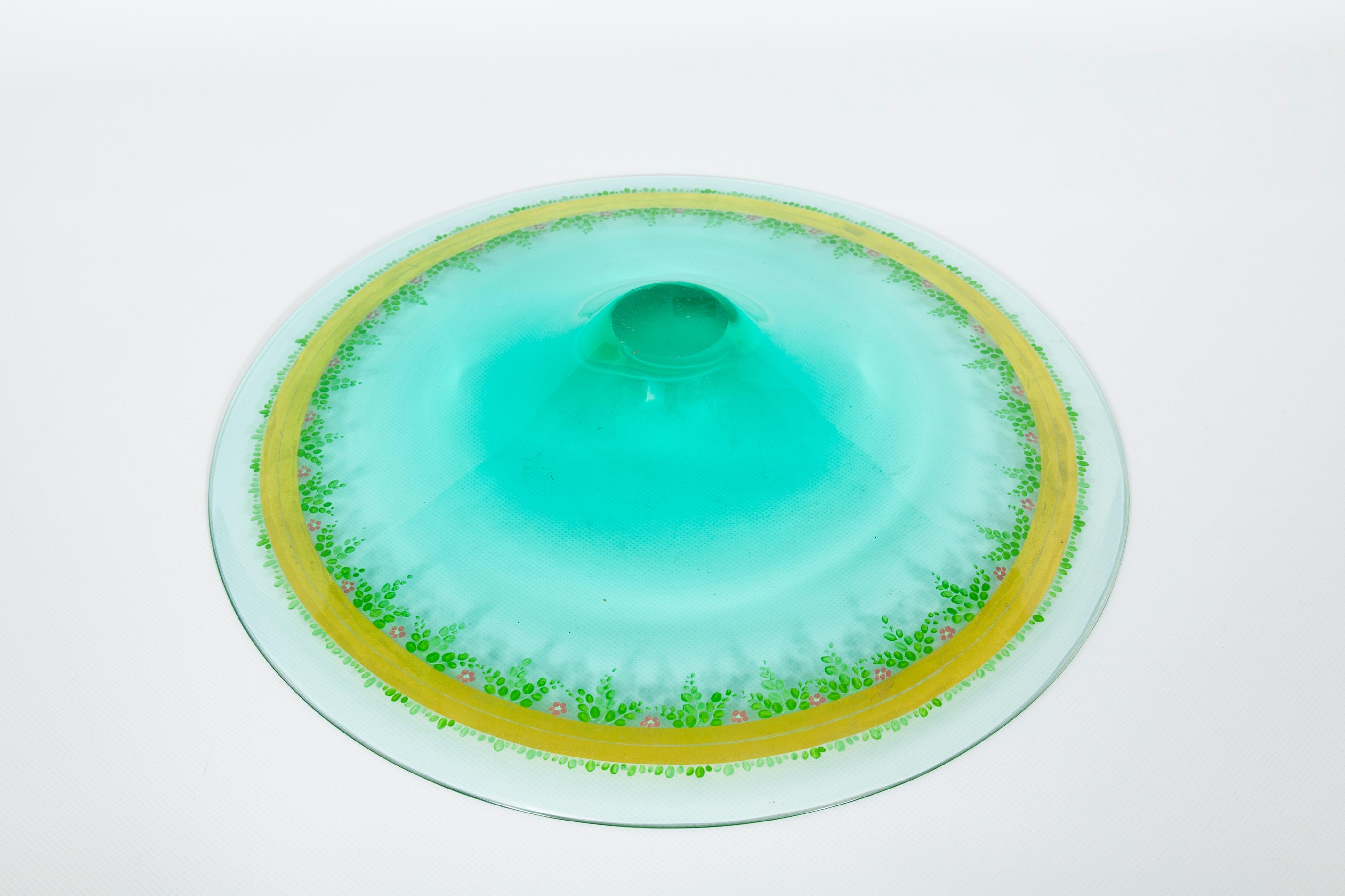 Cuenco con pie de cristal de Murano soplado verde menta con decoración floral Años 80 Italia en Excelente estado para la venta en Villaverla, IT