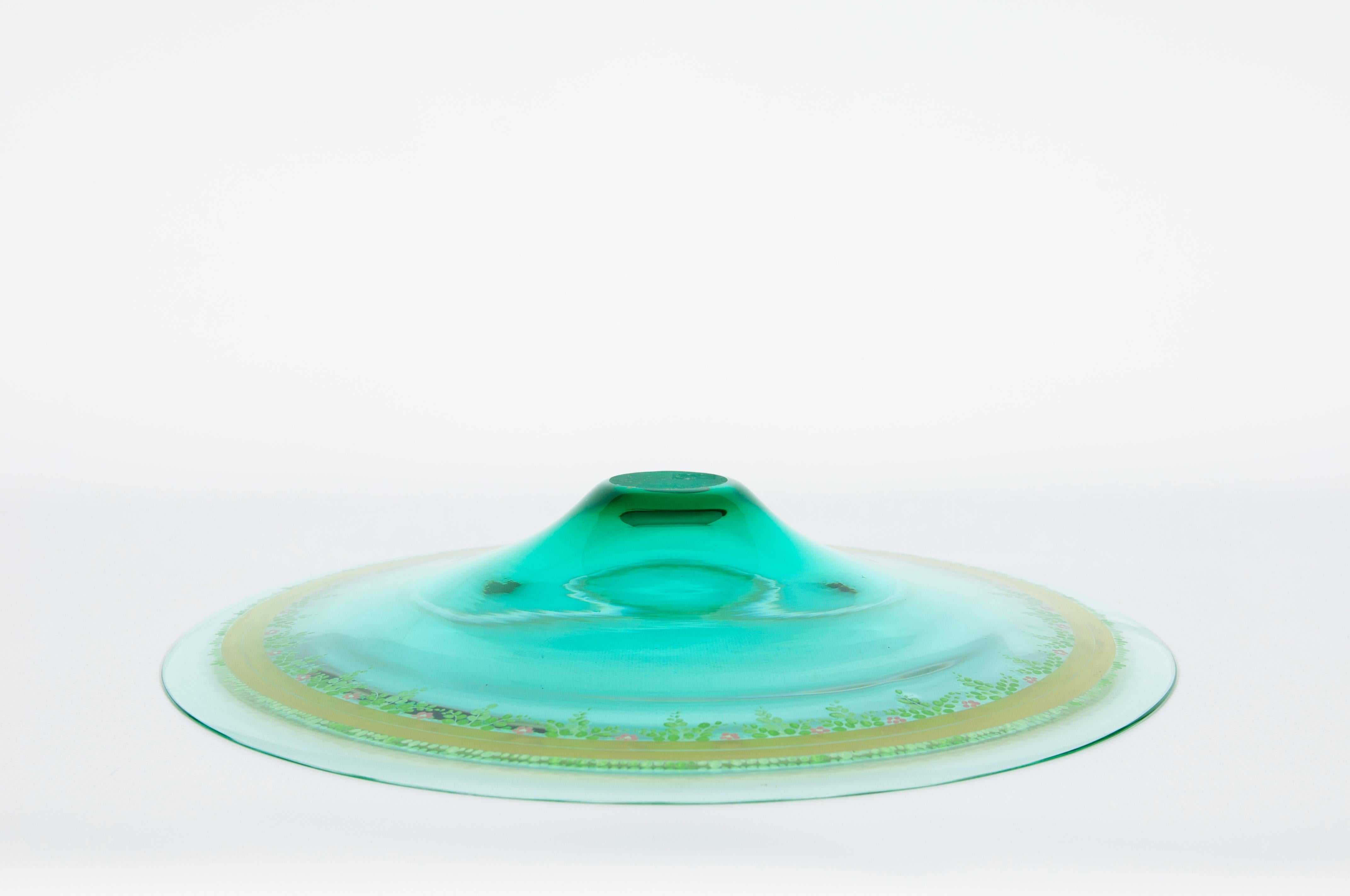 Cuenco con pie de cristal de Murano soplado verde menta con decoración floral Años 80 Italia finales del siglo XX en venta