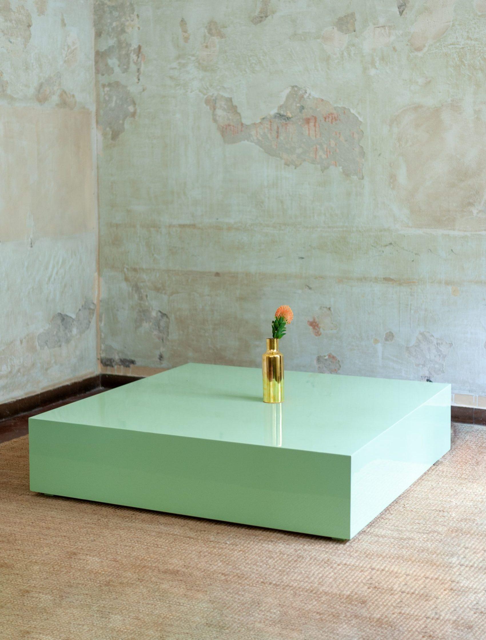 Mint Green Lacquered Coffee Table – 1980s
Product details
Re-lacquered
Dimensions: 150 L x 35 H x 150 P cm