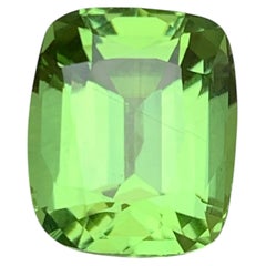 Mintgrüner natürlicher Peridot 8,26 Karat Cushion-Schliff loser Edelstein für Ring