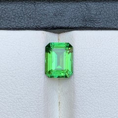Mintgrüner natürlicher Turmalin 1,91 Karat Smaragdschliff Lose Edelstein für Ring