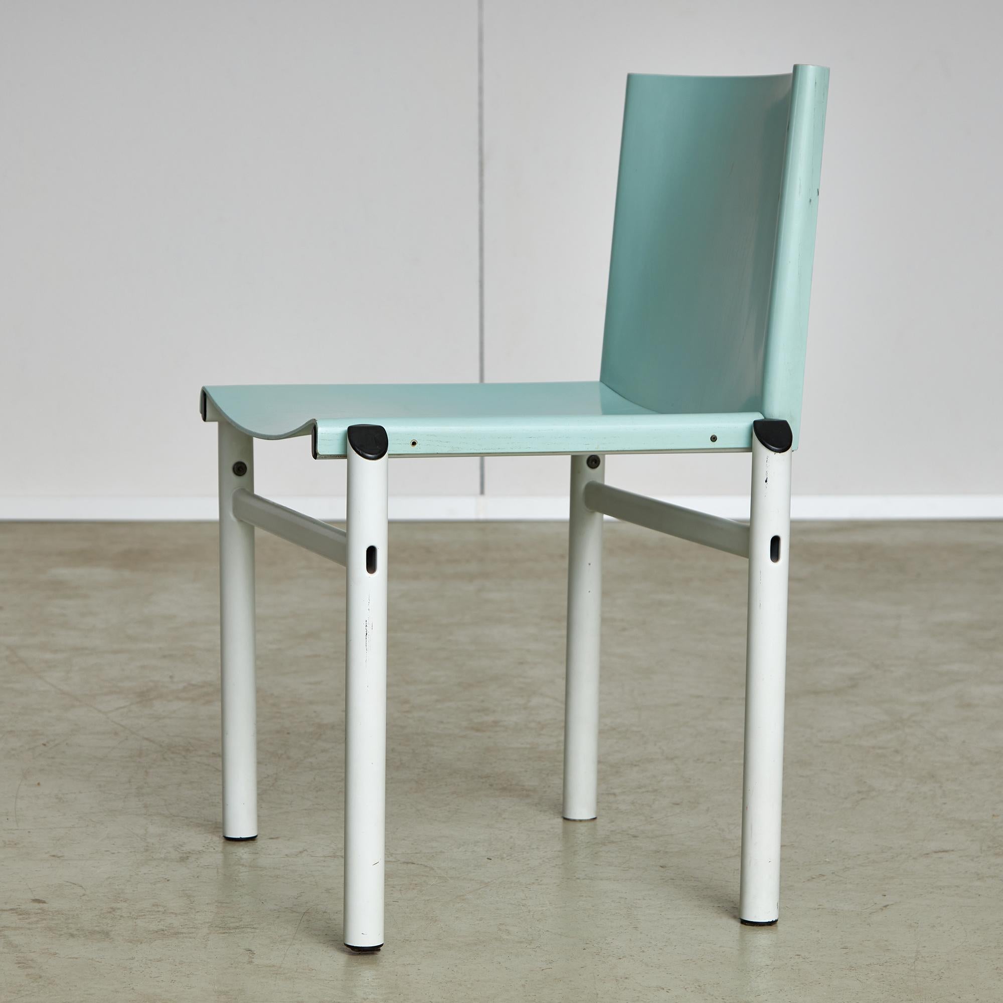 Disegnata da Afra & Tobia Scarpa per Molteni nel 1980, la sedia 