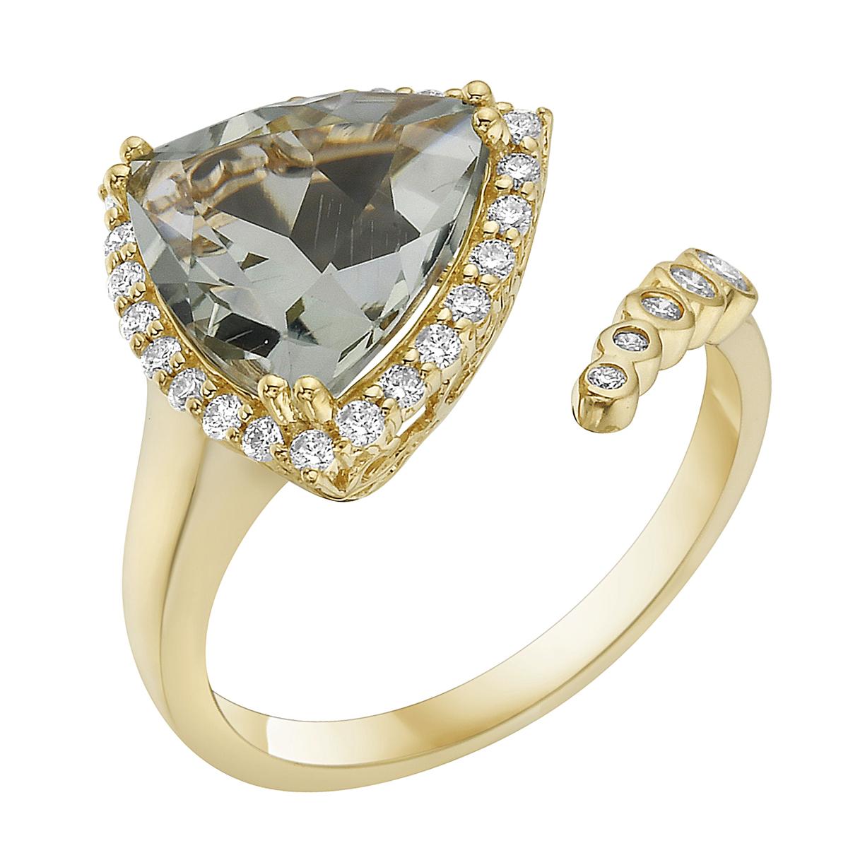 With this exquisite semi-precious mint green quartz yellow gold bypass diamond ring, style and glamour are in the spotlight. This 14-karat trillion cut ring is made from 3.1 grams of gold, 1 mint green quartz totaling 3.11 karats, as well as 29