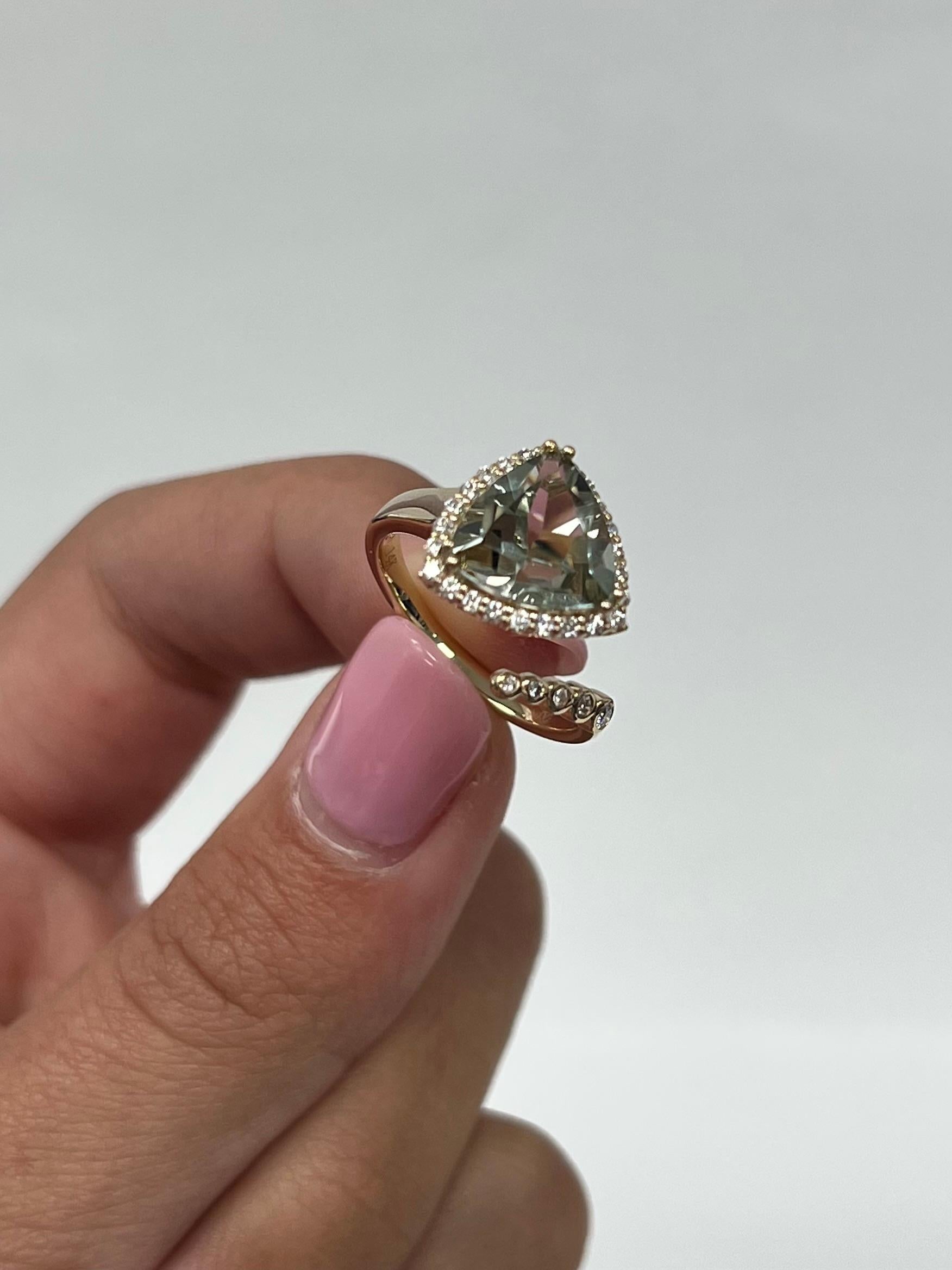 Mint Green Quartz Yellow Gold Bypass Diamond Ring In New Condition For Sale In Great Neck, NY