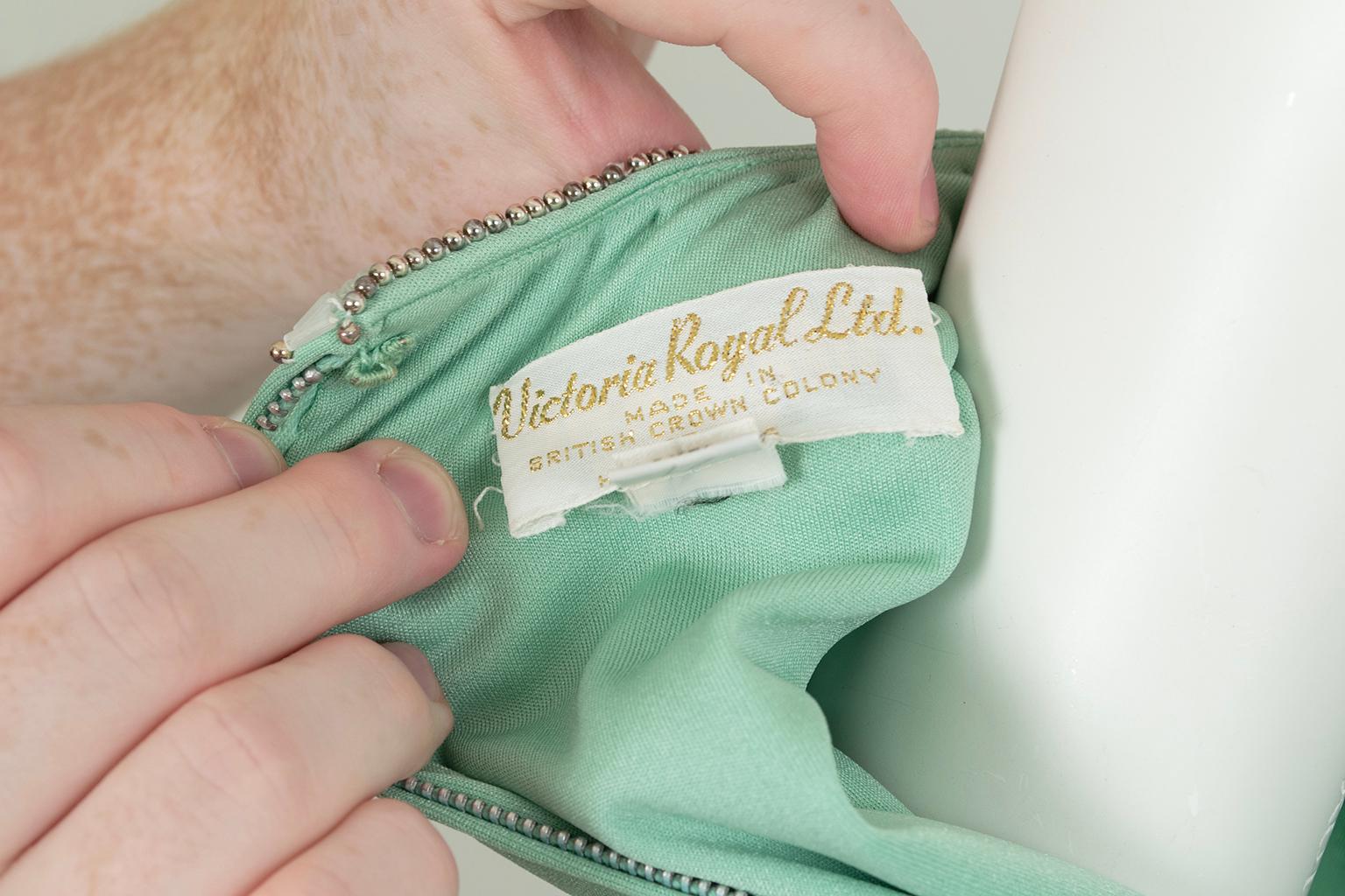 Mint Green Silk Jersey Maxi Hostess Dress w Heavy Beading, Hong Kong – M, 1969 For Sale 7