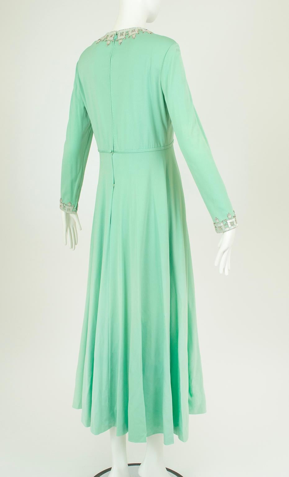 Mint Green Silk Jersey Maxi Hostess Dress w Heavy Beading, Hong Kong – M, 1969 In Excellent Condition For Sale In Tucson, AZ