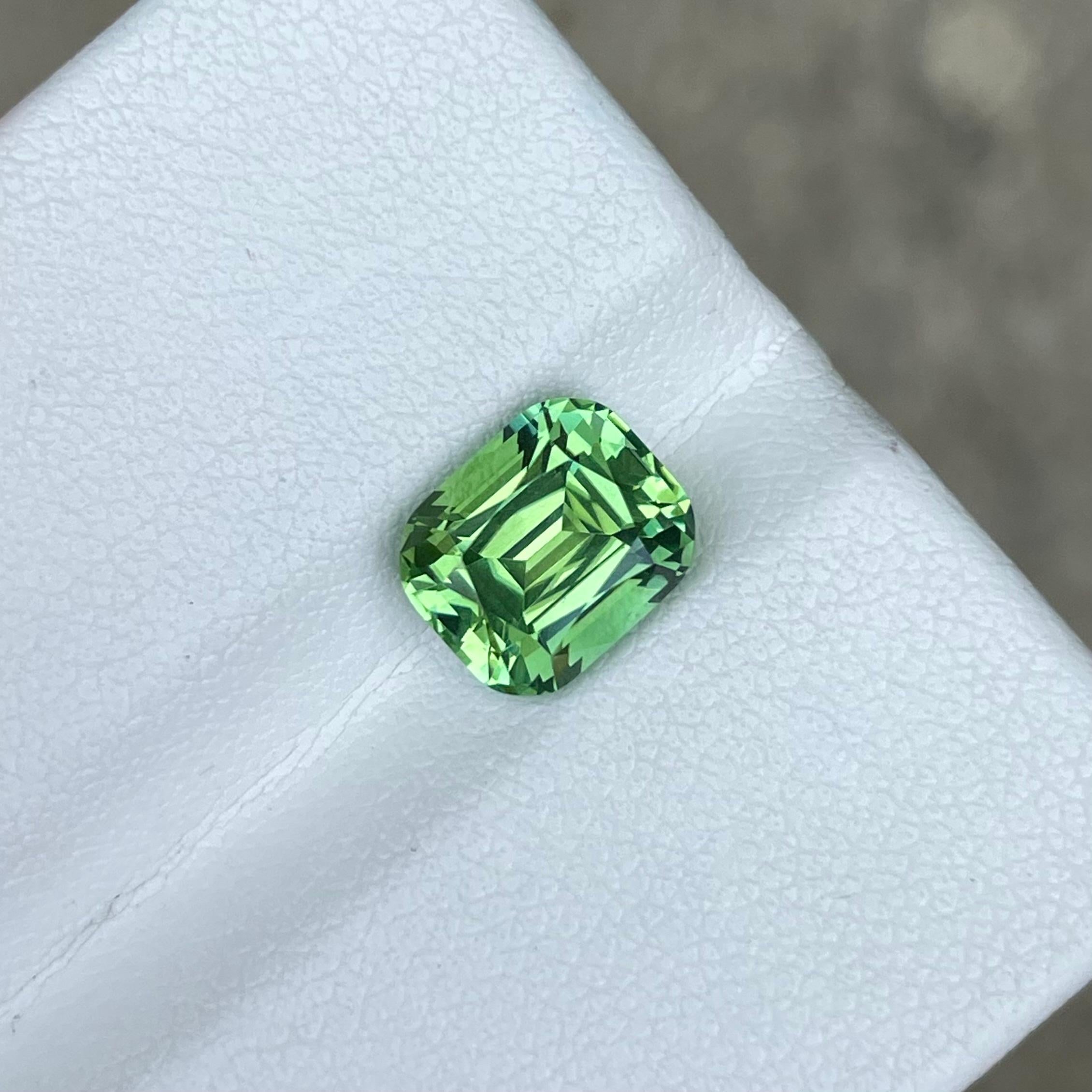Taille coussin Tourmaline afghane naturelle taille coussin vert menthe 2,60 carats en vente