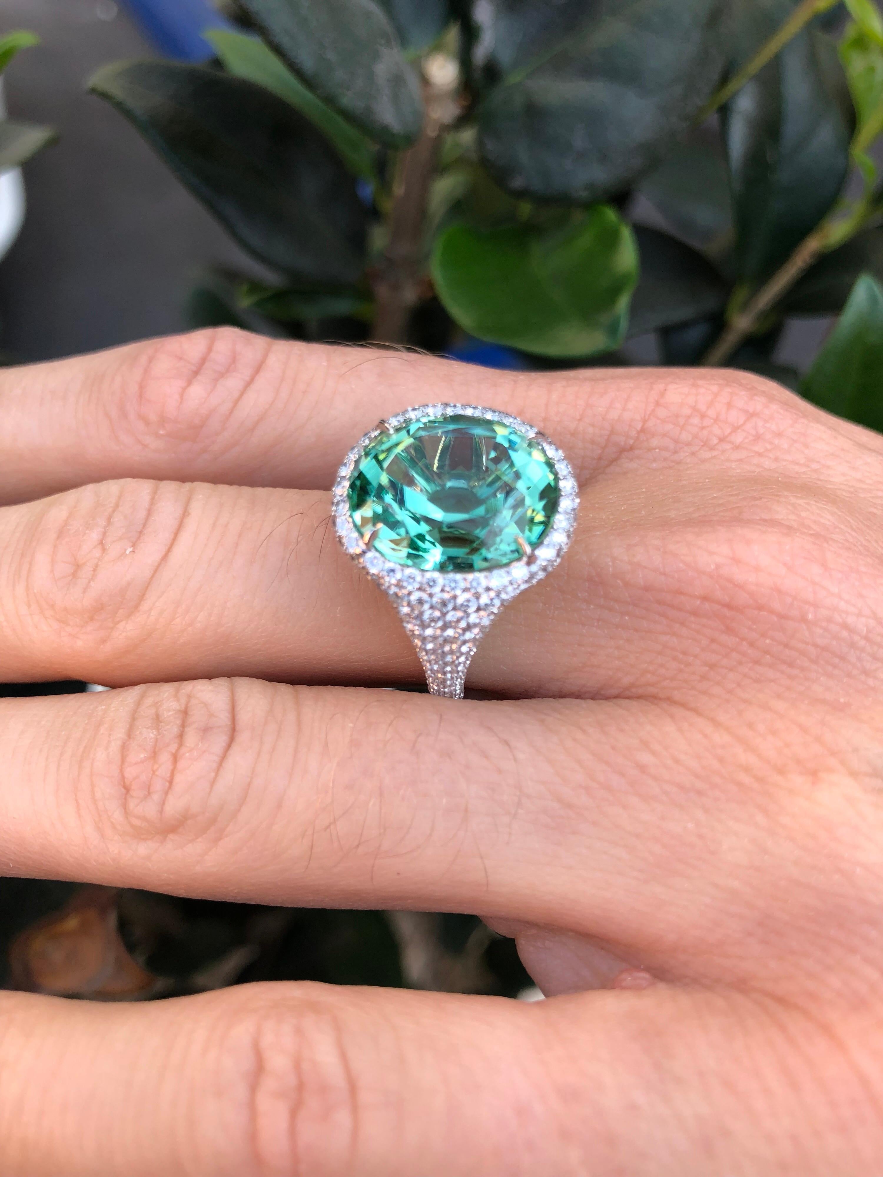 Green Tourmaline Ring 10.40 Carat Oval In New Condition In Beverly Hills, CA