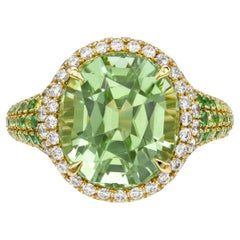 Anello con tormalina verde menta ovale da 7.37 carati