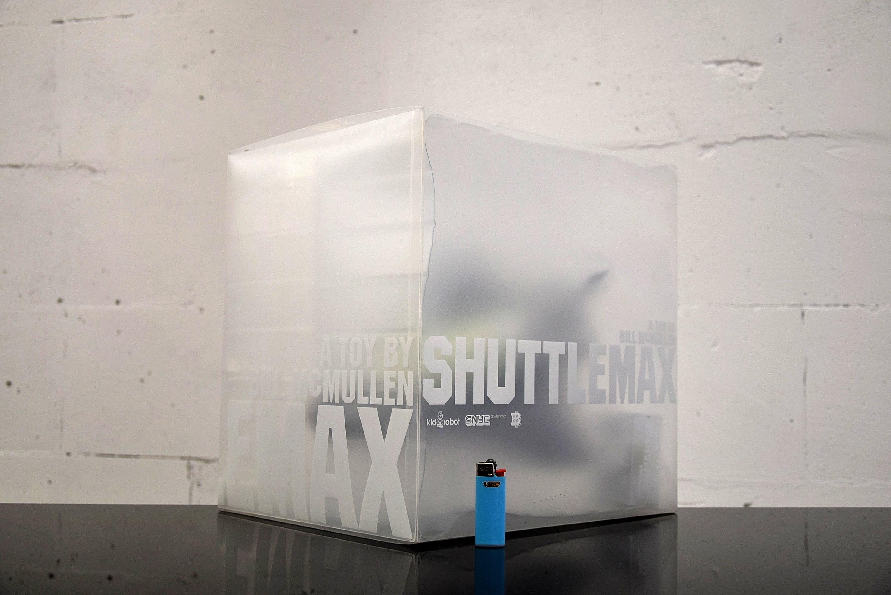 Impossible to find Shuttlemax designer toy by bill McMullen. Only 200 pcs produced in 2006. This piece is in mint condition and has always been stored in a smoke free, dry dark room out of sunlight.
The ShuttleMax by Bill McMullen is the vinyl