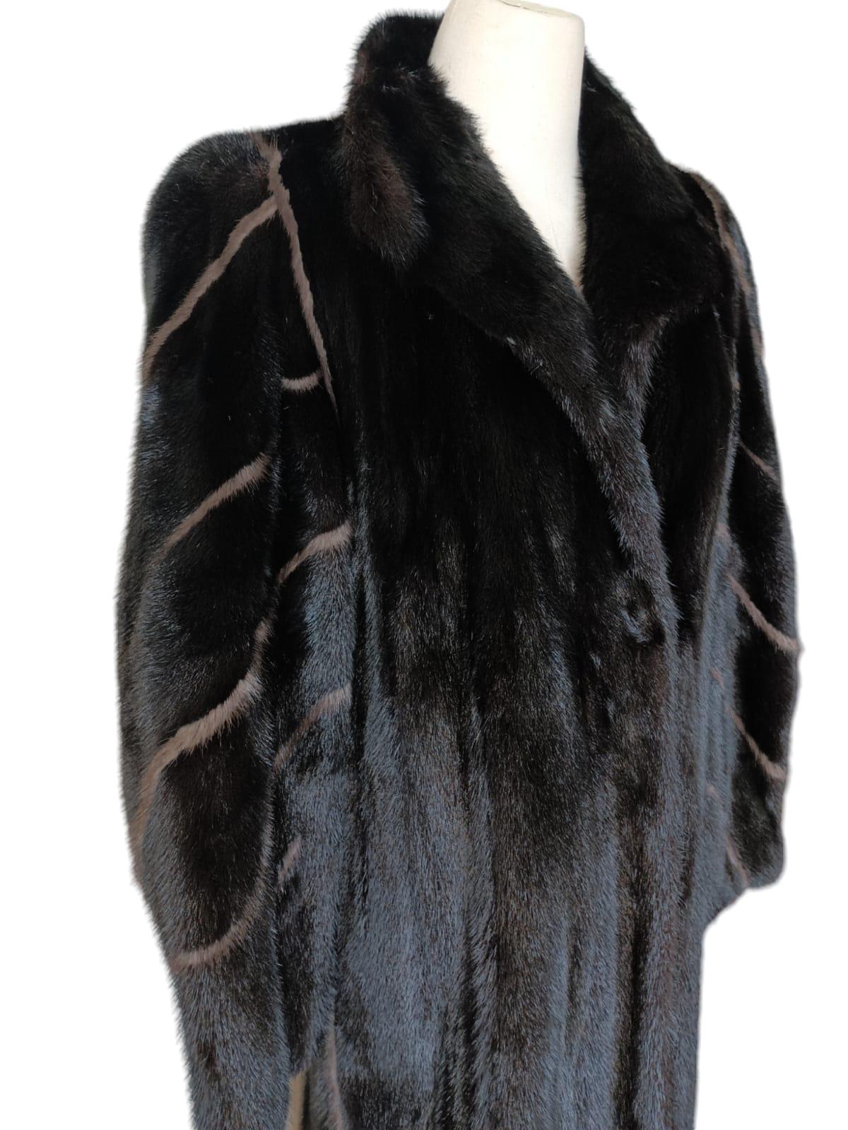 Manteau en fourrure de vison noir lustré (Taille 10 M) en vente 5
