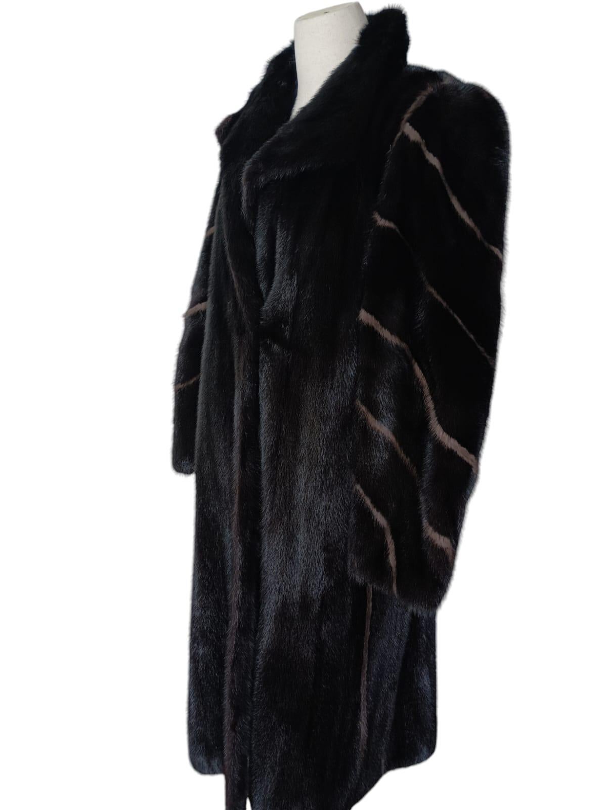Manteau en fourrure de vison noir lustré (Taille 10 M) en vente 6