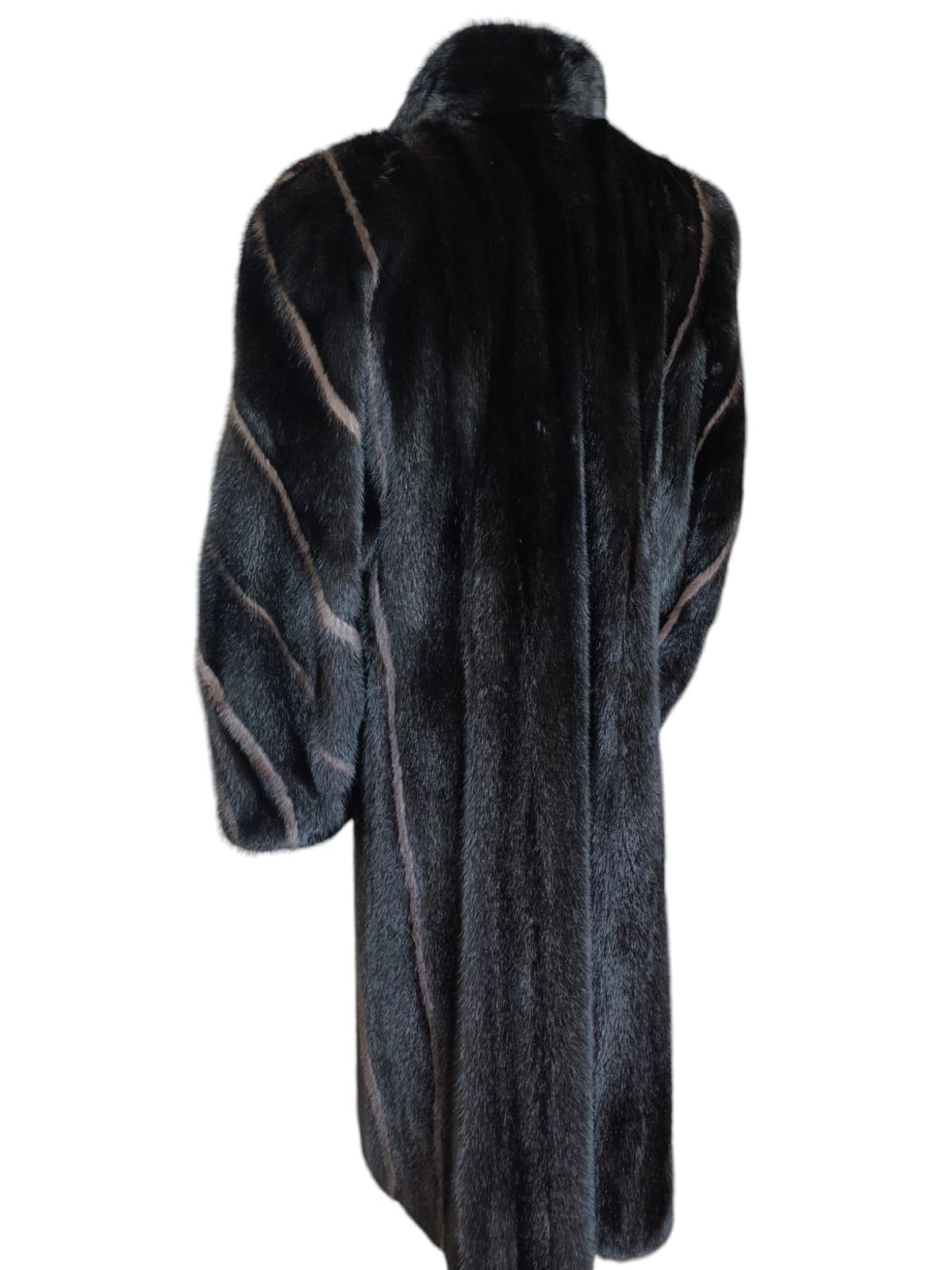 Manteau en fourrure de vison noir lustré (Taille 10 M) en vente 8
