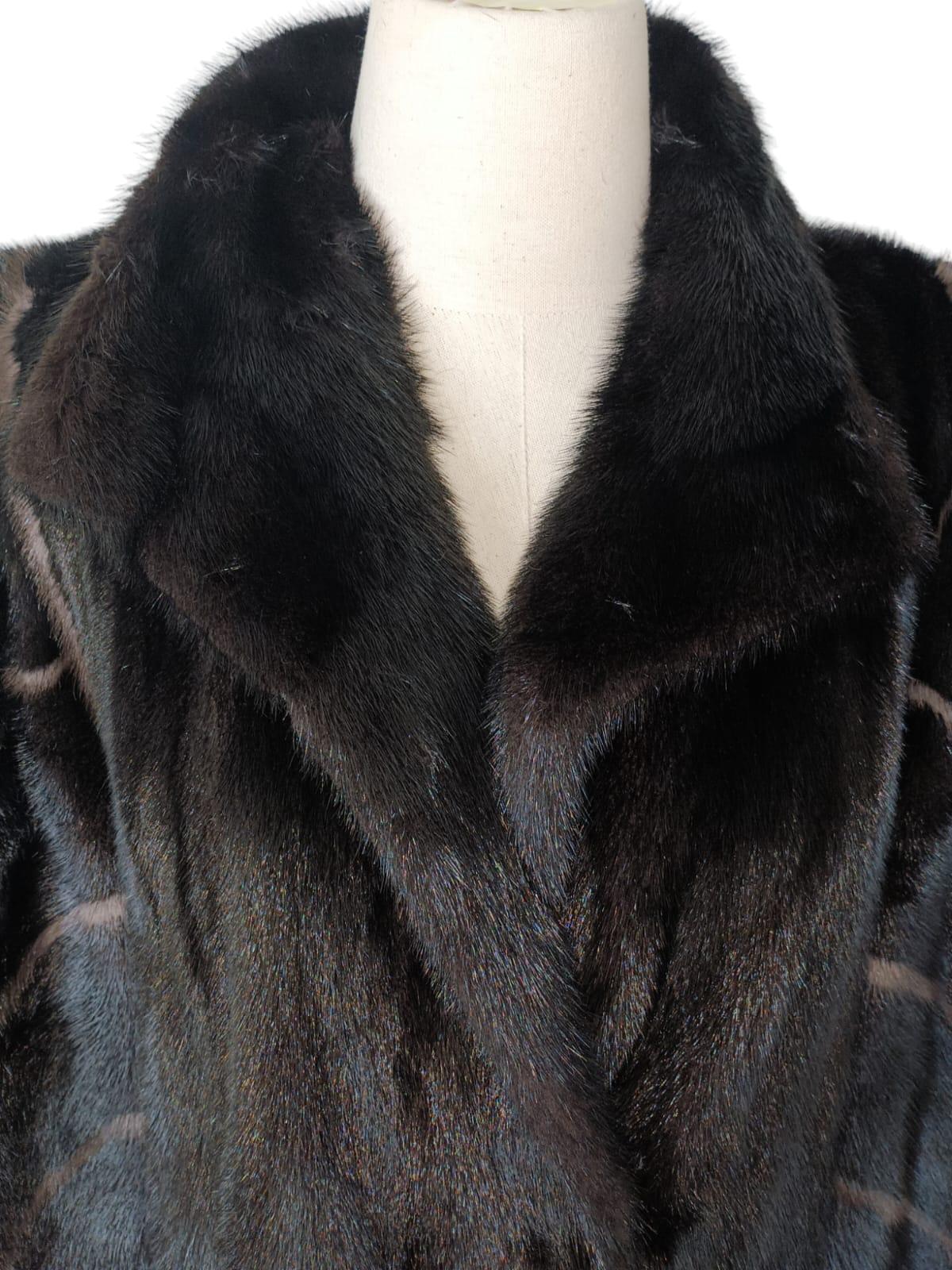 Manteau en fourrure de vison noir lustré (Taille 10 M) en vente 1