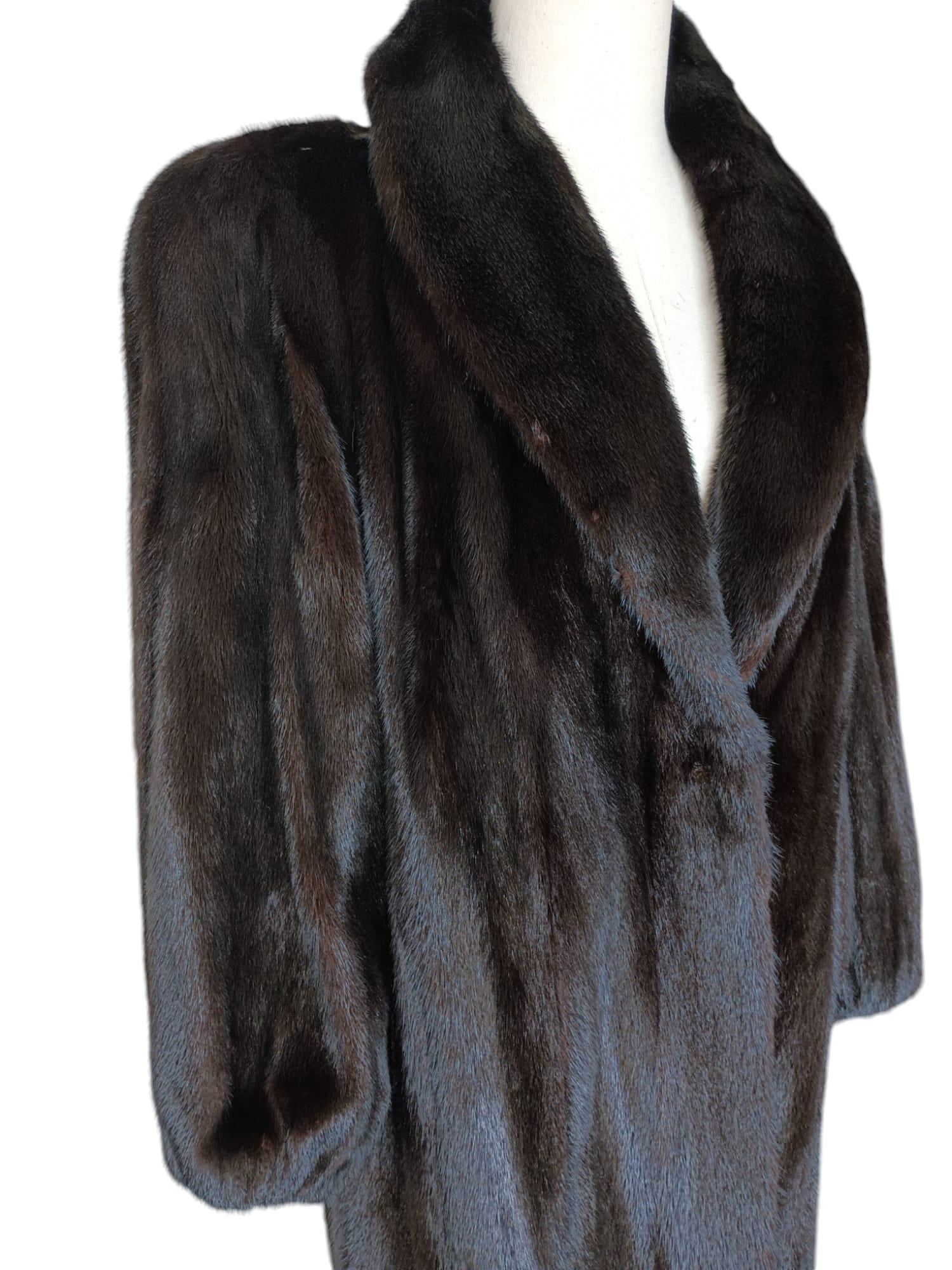 Black Mint lustrous black Mink Fur Coat (Size 14 L) For Sale