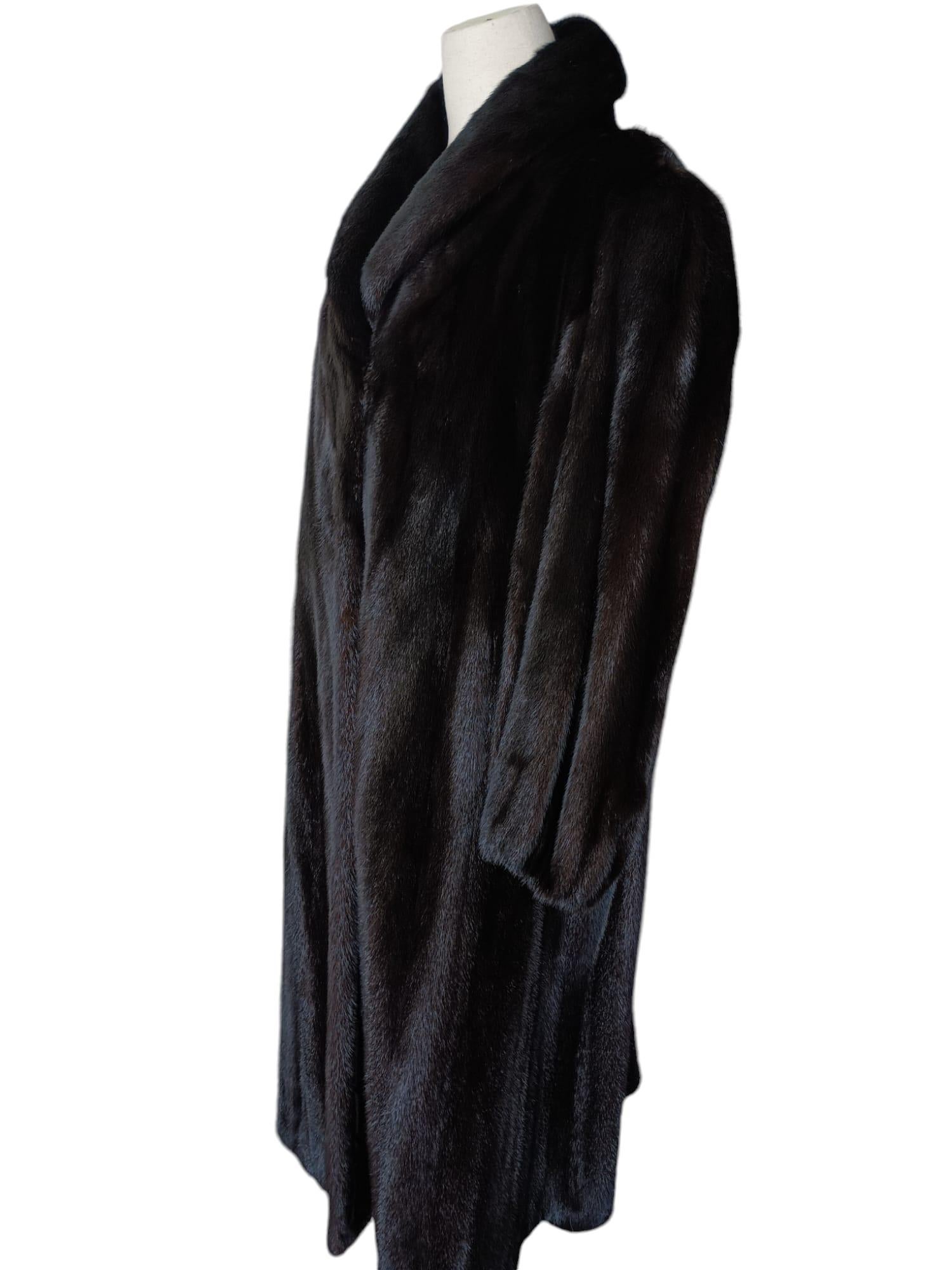 Mint lustrous black Mink Fur Coat (Size 14 L) For Sale 3
