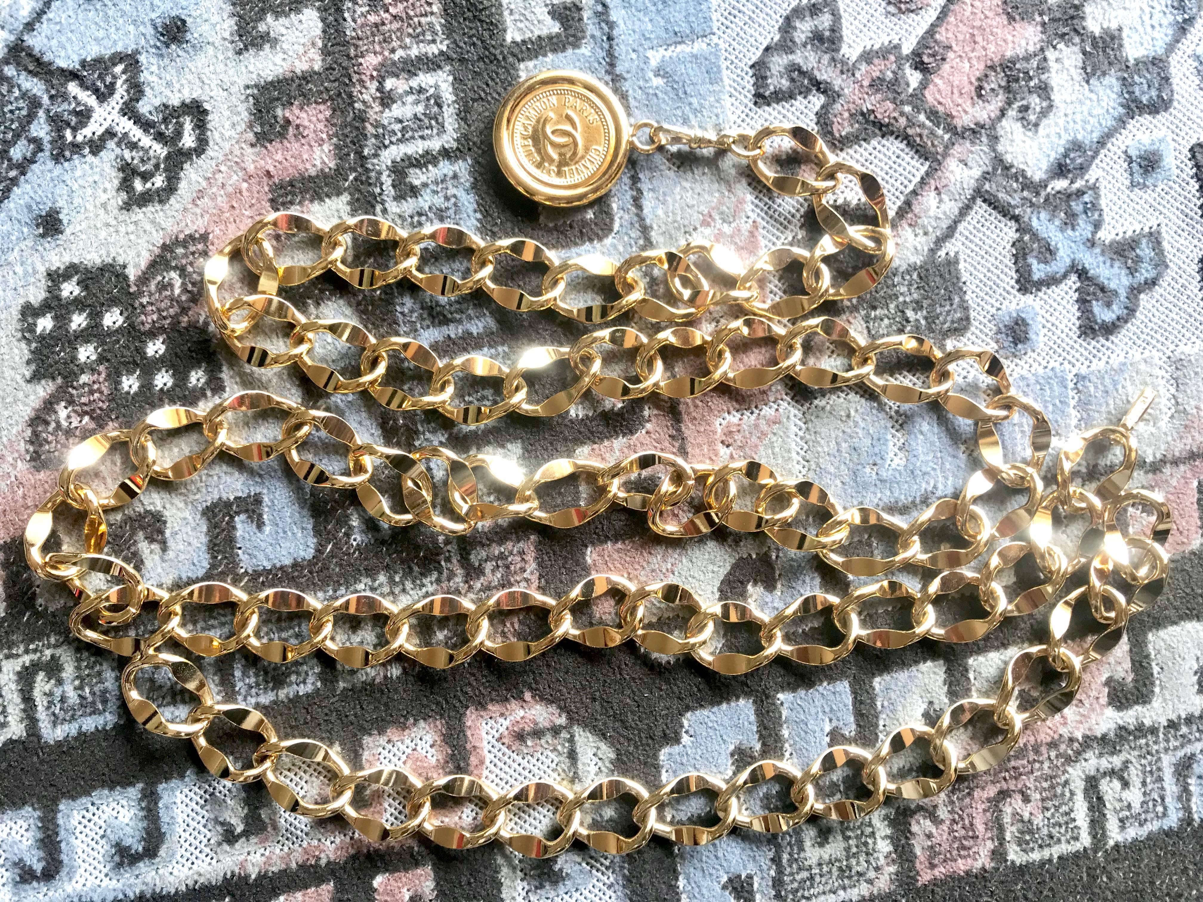 Chanel Vintage golden thick chain belt with a round CC charm, 1980s  1