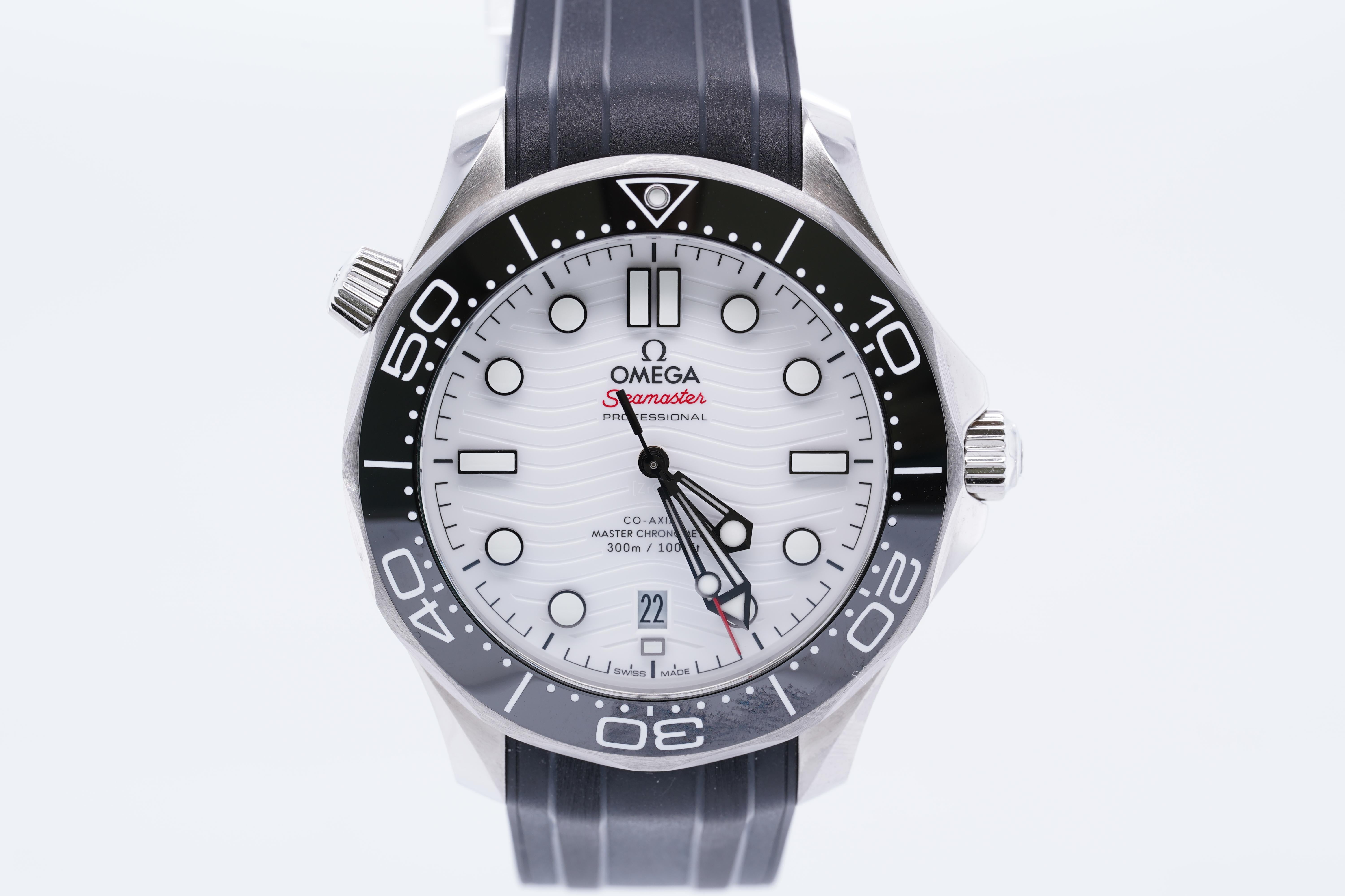 Omega Seamaster Professional Diver Co-Axial Master Chronometer 300m In Excellent Condition In Bozeman, MT