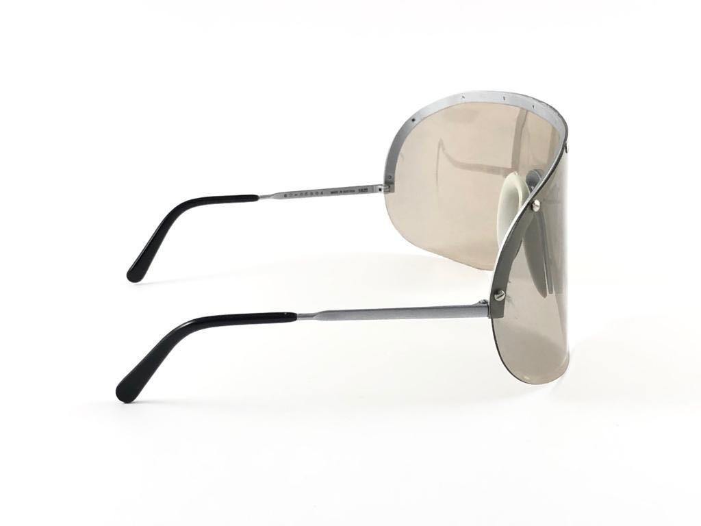 Yoko Ono lunettes de soleil vintage à monture argentée et grise, design Porsche Design 5620, 1980 Unisexe en vente