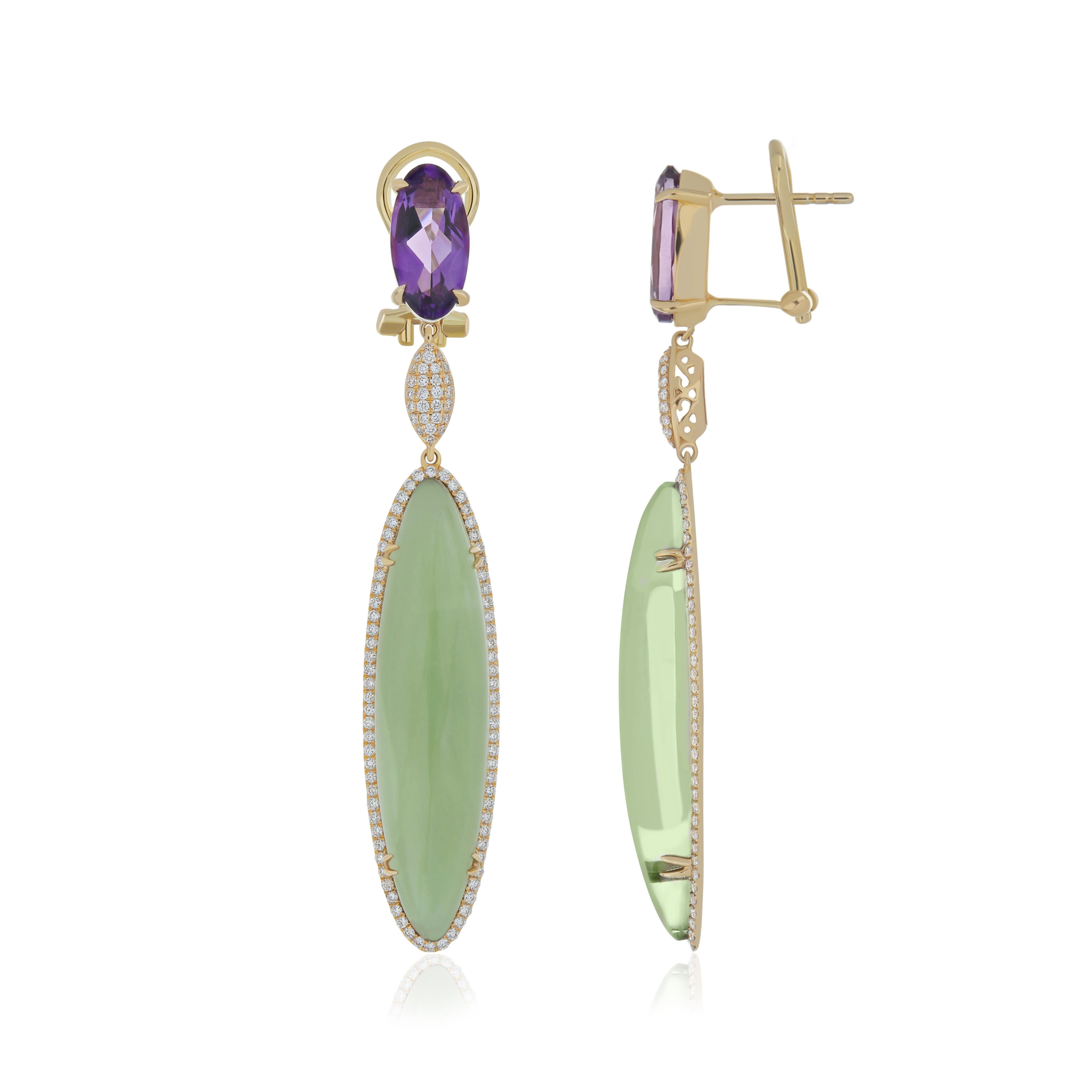 Découvrez le summum du luxe : boucle d'oreille en or jaune 14 carats aux détails impeccables, avec en son centre un superbe quartz menthe de 21,80 carats (environ) de taille ovale, orné de diamants micro sertis pesant environ 0,80 carats, et une
