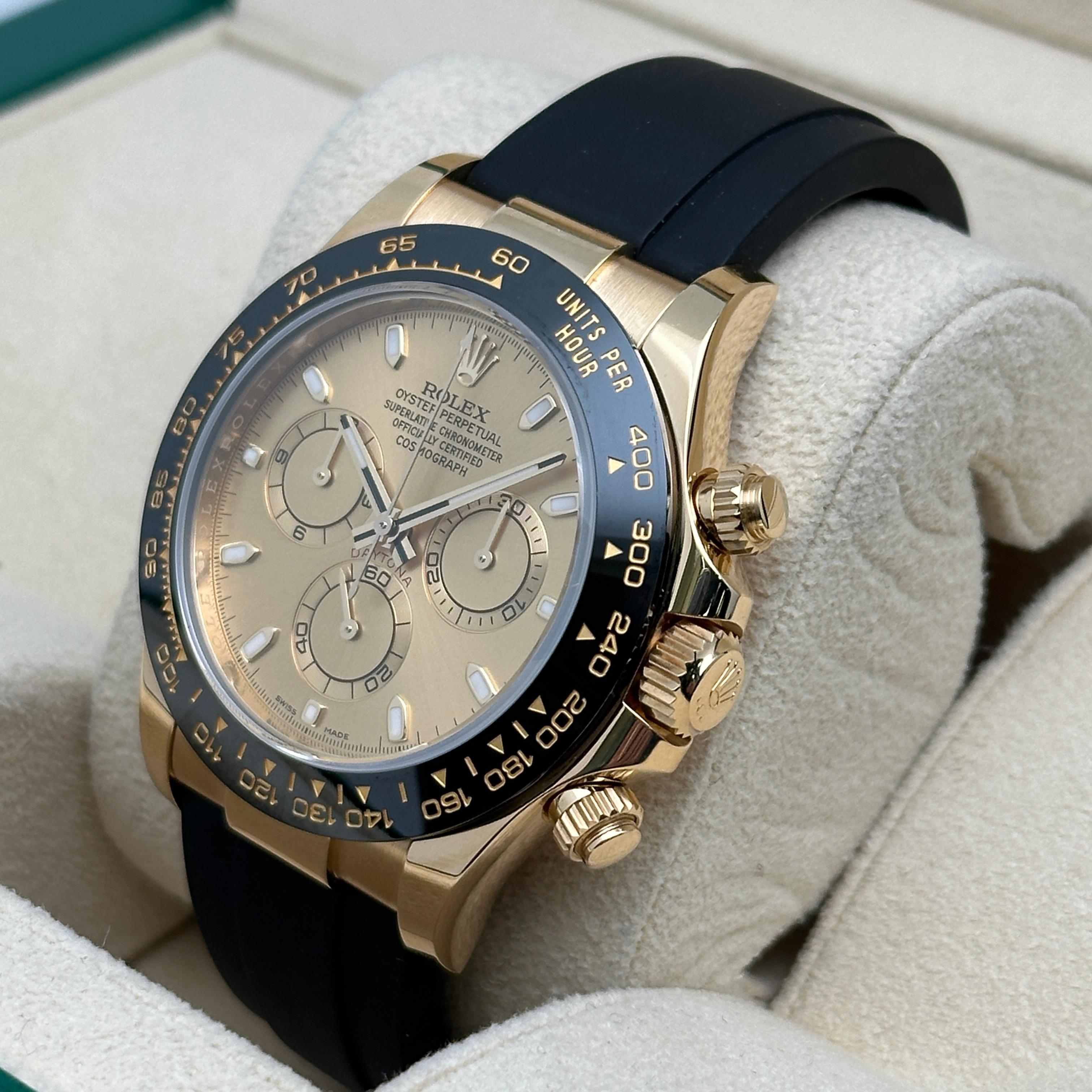Mint Rolex Daytona 18K Yellow Gold Champagne Sticks Dial Men Watch 116518LN B&P Neuf à New York, NY