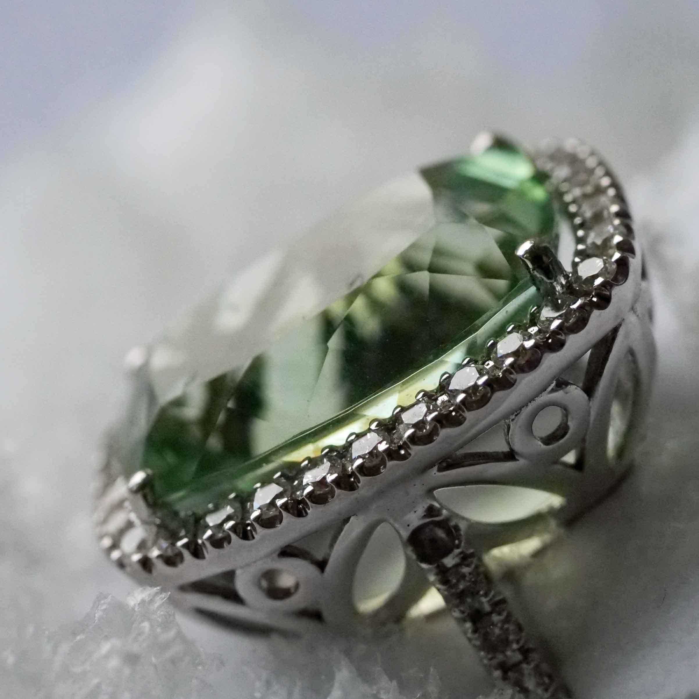 Menthe écume de mer  Bague en tourmaline   11.61 0.46  Très beaux bijoux 18 carats 19 x 14 mm en vente 5