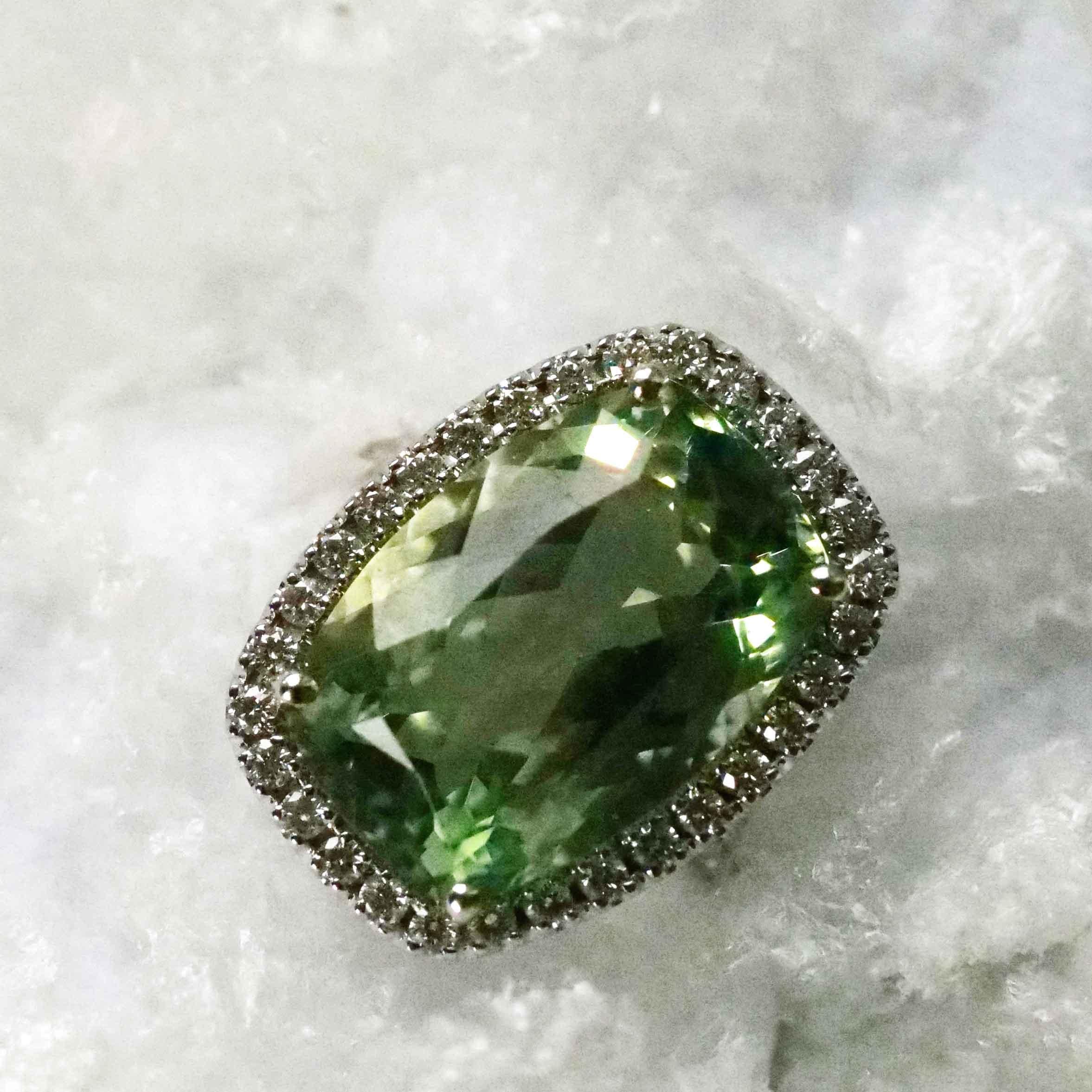 Menthe écume de mer  Bague en tourmaline   11.61 0.46  Très beaux bijoux 18 carats 19 x 14 mm en vente 3