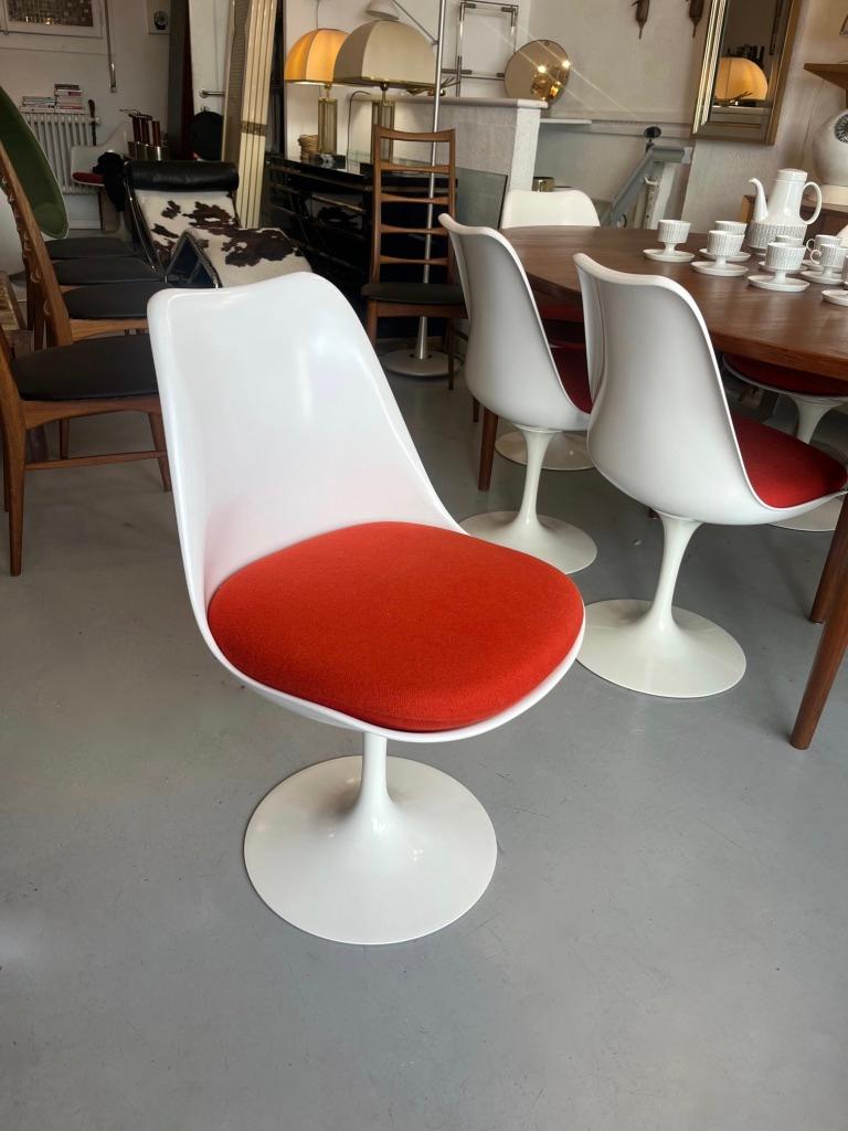 Set di 8 sedie da pranzo Tulip di Eero Saarinen, Knoll, 2010 ca. In condizioni ottime in vendita a Geneva, CH