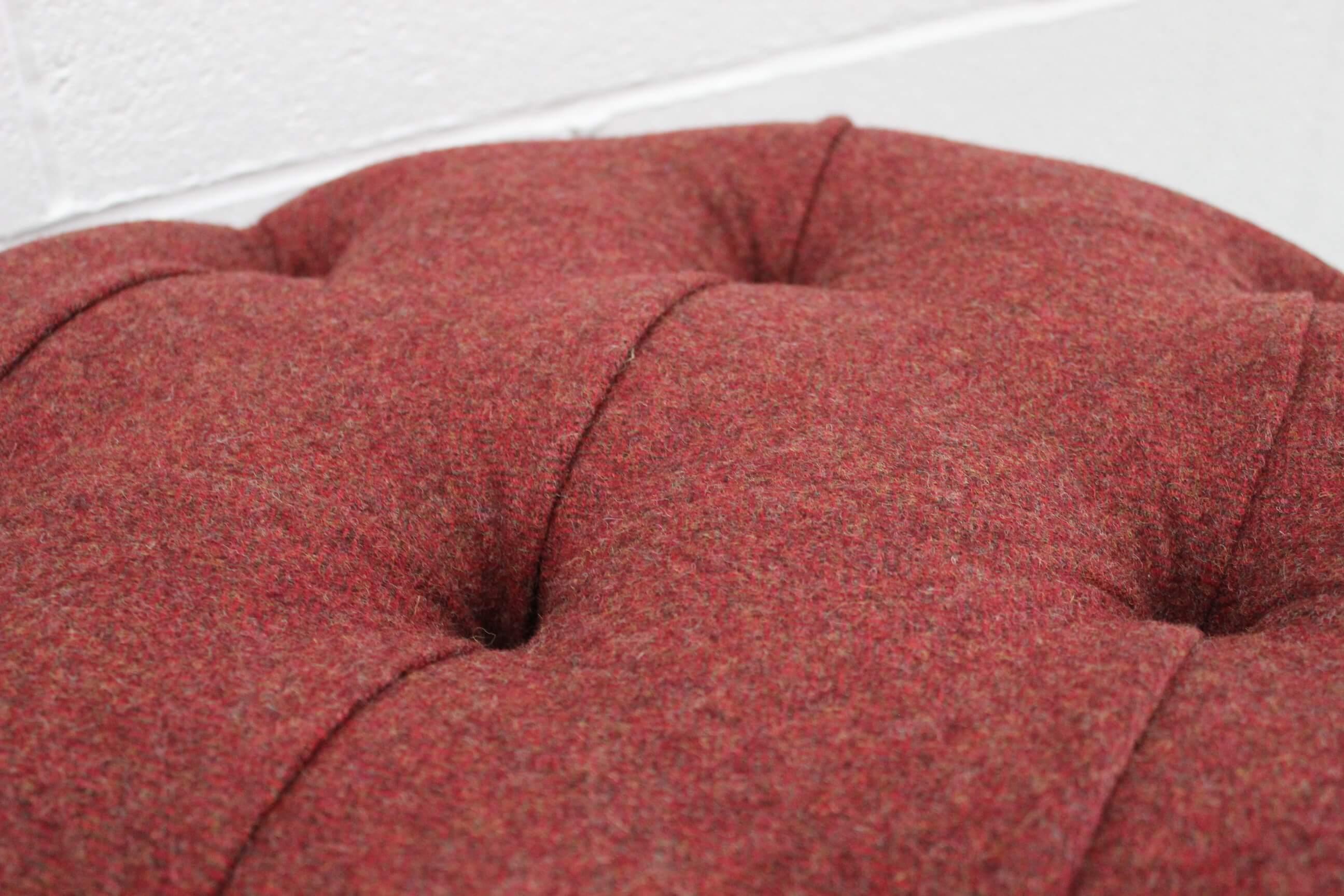 XXIe siècle et contemporain Tabouret de repose-pieds Soho Baby Buttoned-Drum en laine Mulberry couleur menthe en vente
