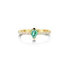 Verlobungsring aus Rotgold mit Turmalin und Diamant in Minze