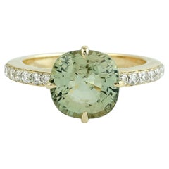 Anello a fascia con tormalina menta e pavé di diamanti in oro giallo 14k