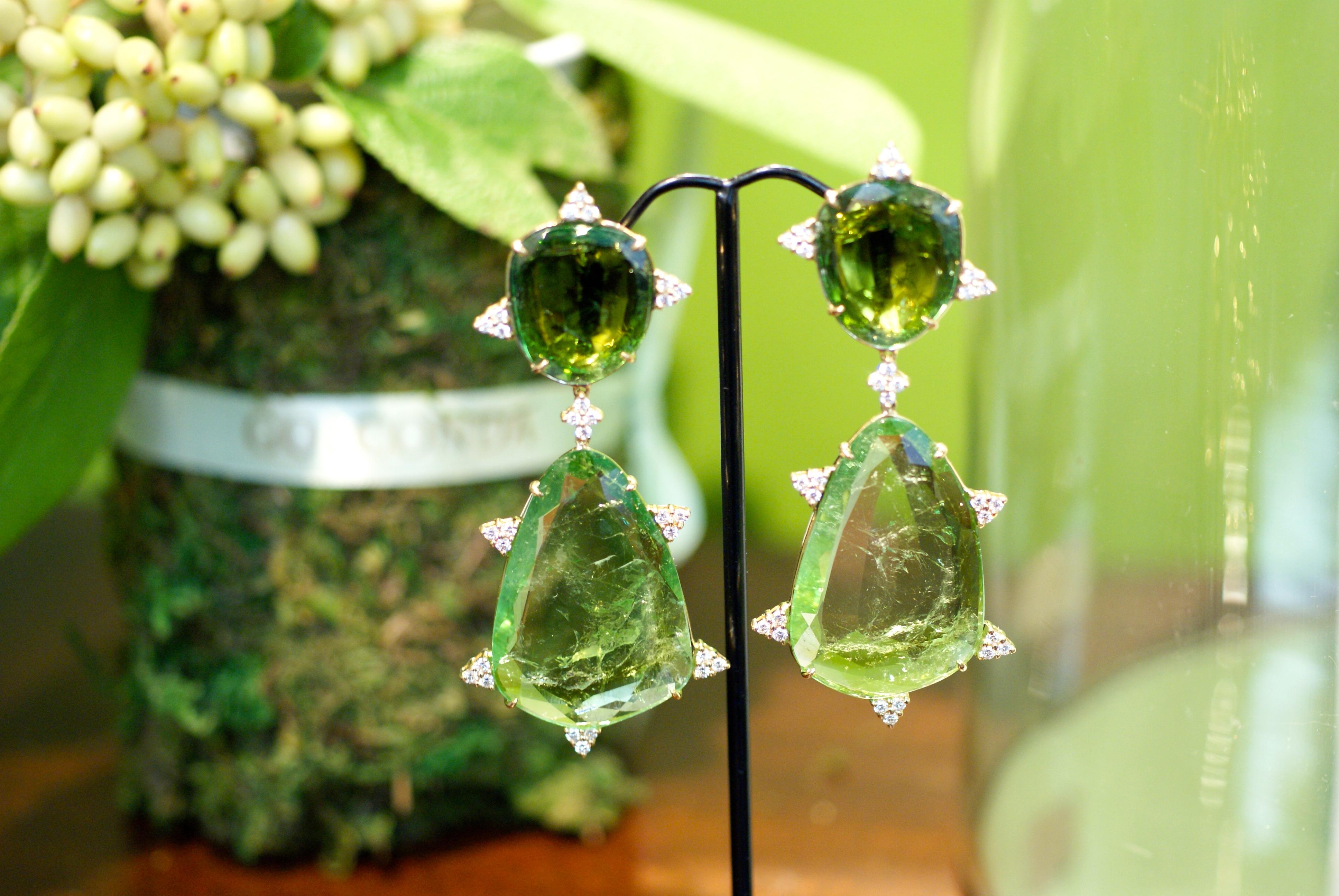 Contemporary Mint Tourmaline, Diamond and 18 Karat Gold Earrings For Sale