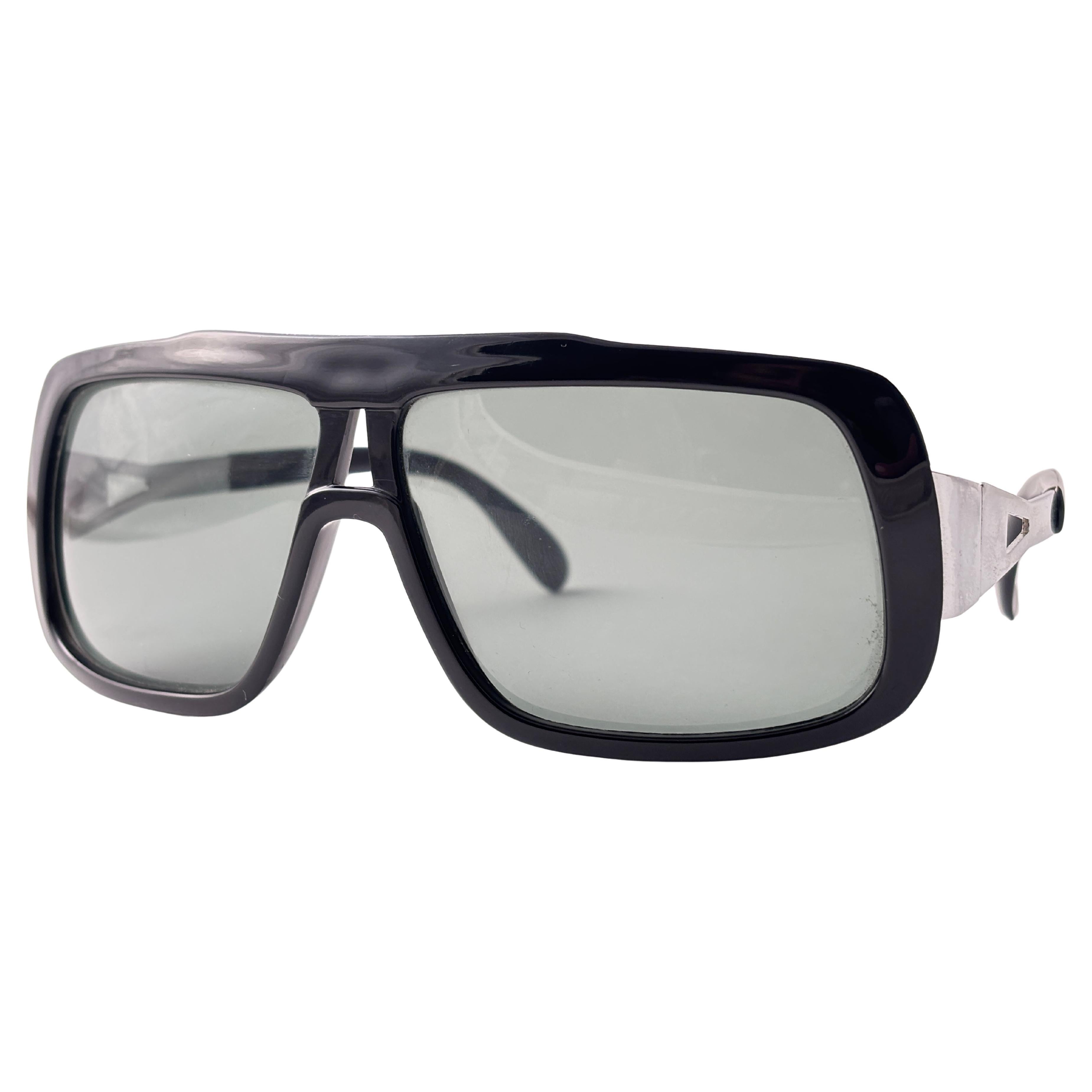 Mint Vintage 1970'S übergroßen schwarzen Rahmen Sonnenbrille Made in Italy im Angebot