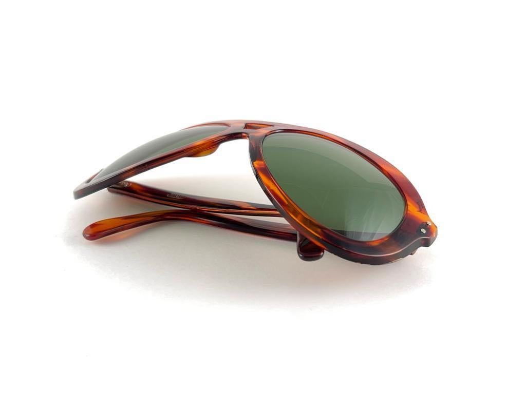 Mint Vintage Aviator Oversized Tortoise Sunglasses 1970's Made in Italy en vente 2