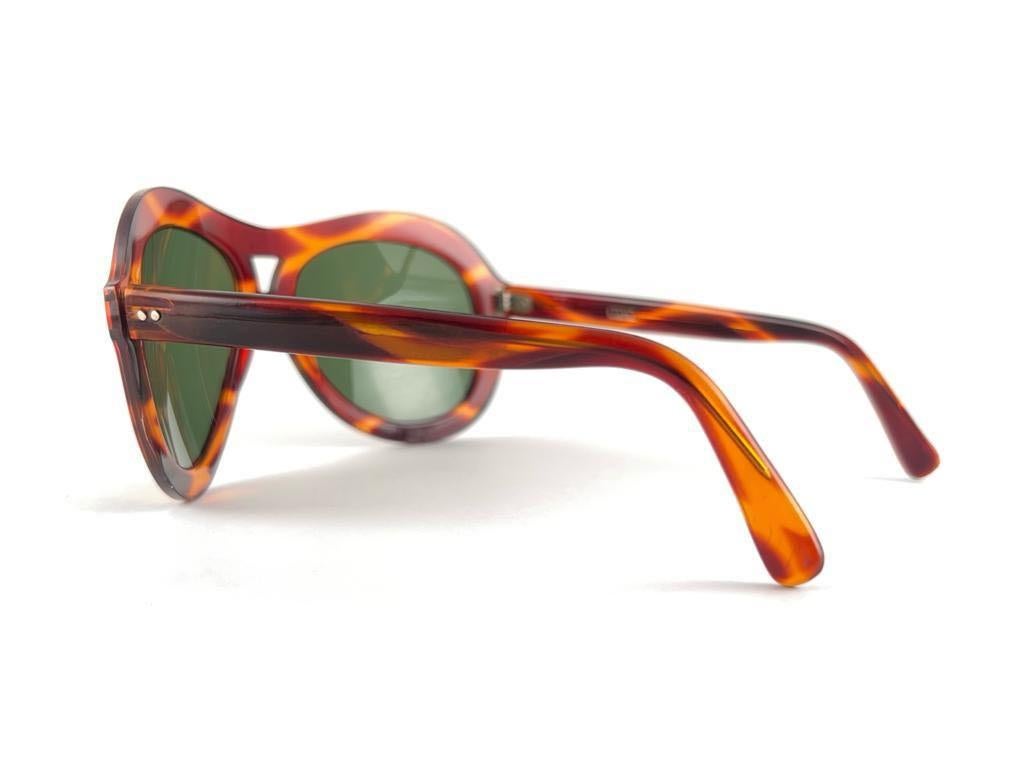 Mint Vintage Aviator Oversized Tortoise Sunglasses 1970's Made in Italy en vente 3