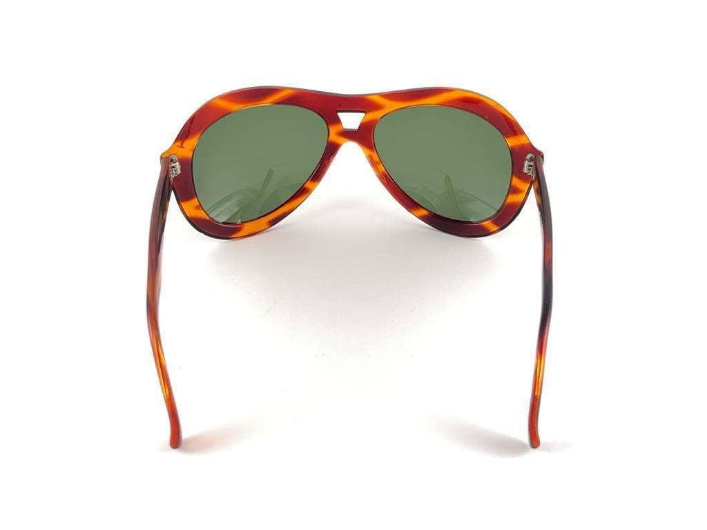 Mint Vintage Aviator Oversized Tortoise Sunglasses 1970's Made in Italy en vente 4
