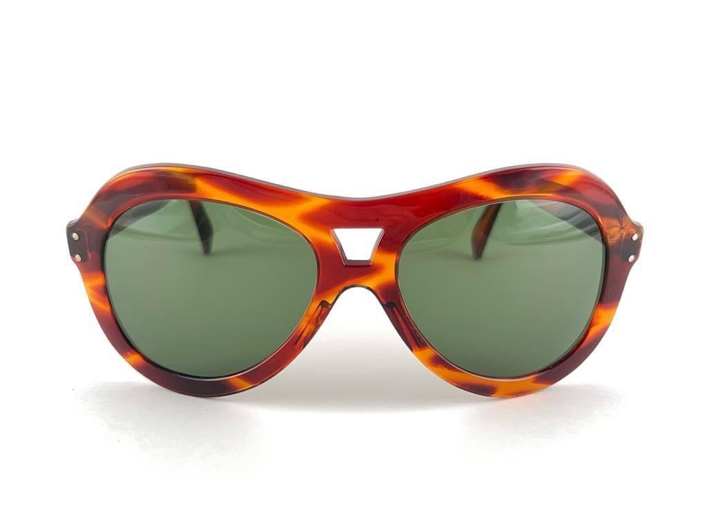 Mint Vintage Aviator Oversized Tortoise Sunglasses 1970's Made in Italy en vente 5