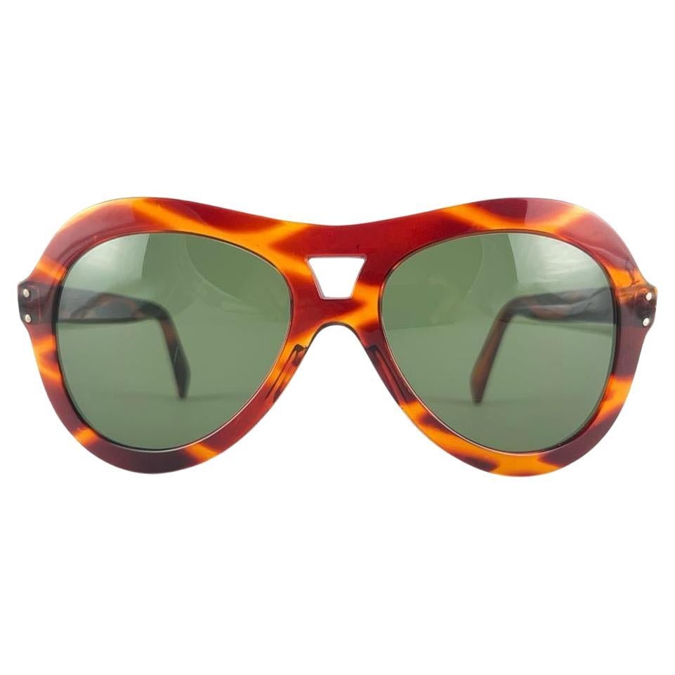 Mint Vintage Aviator Oversized Tortoise Sunglasses 1970's Made in Italy en vente