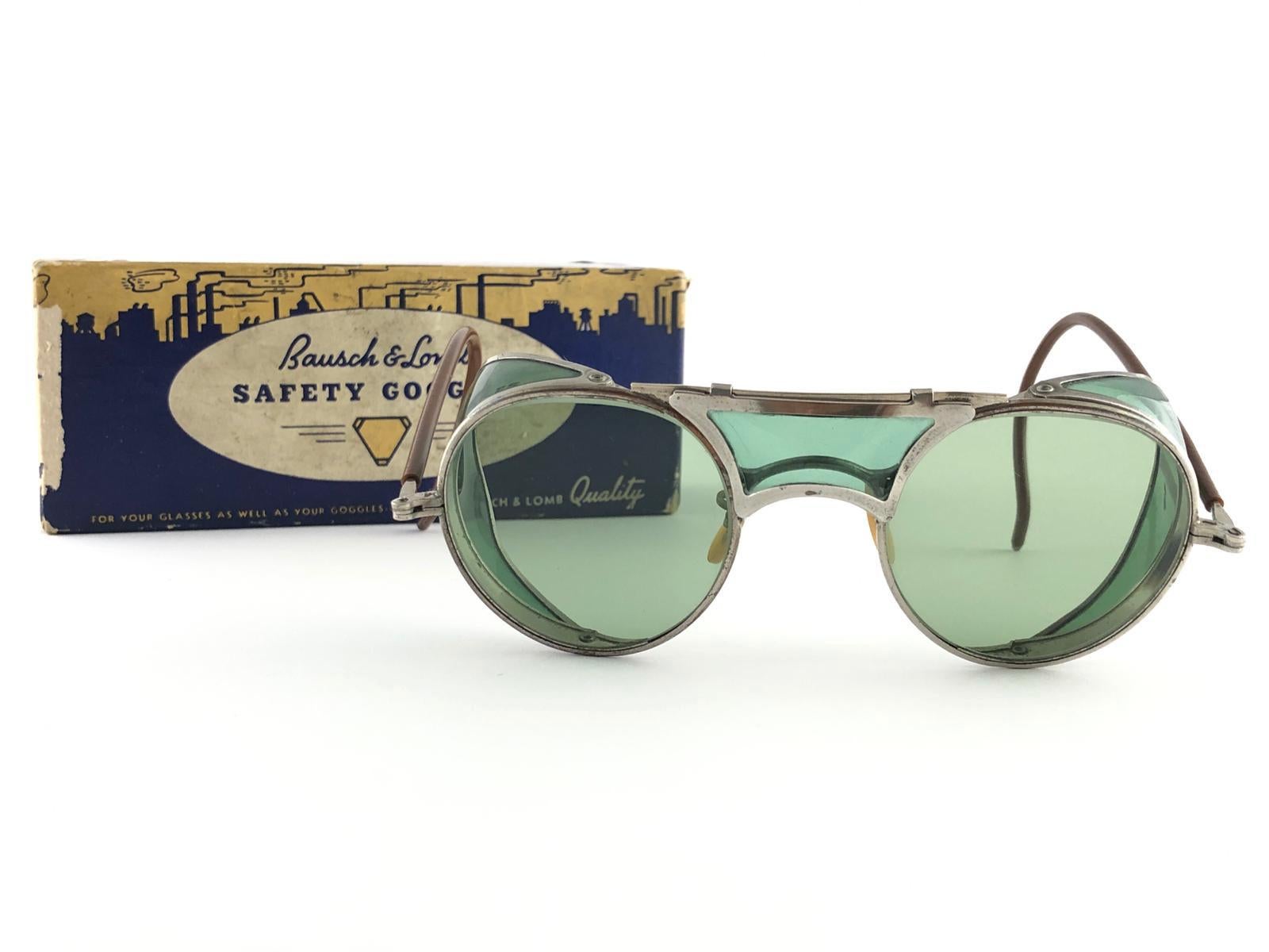 Beige Mint Vintage Bausch & Lomb Goggles Green Steampunk 50s Collector Item Sunglasses For Sale